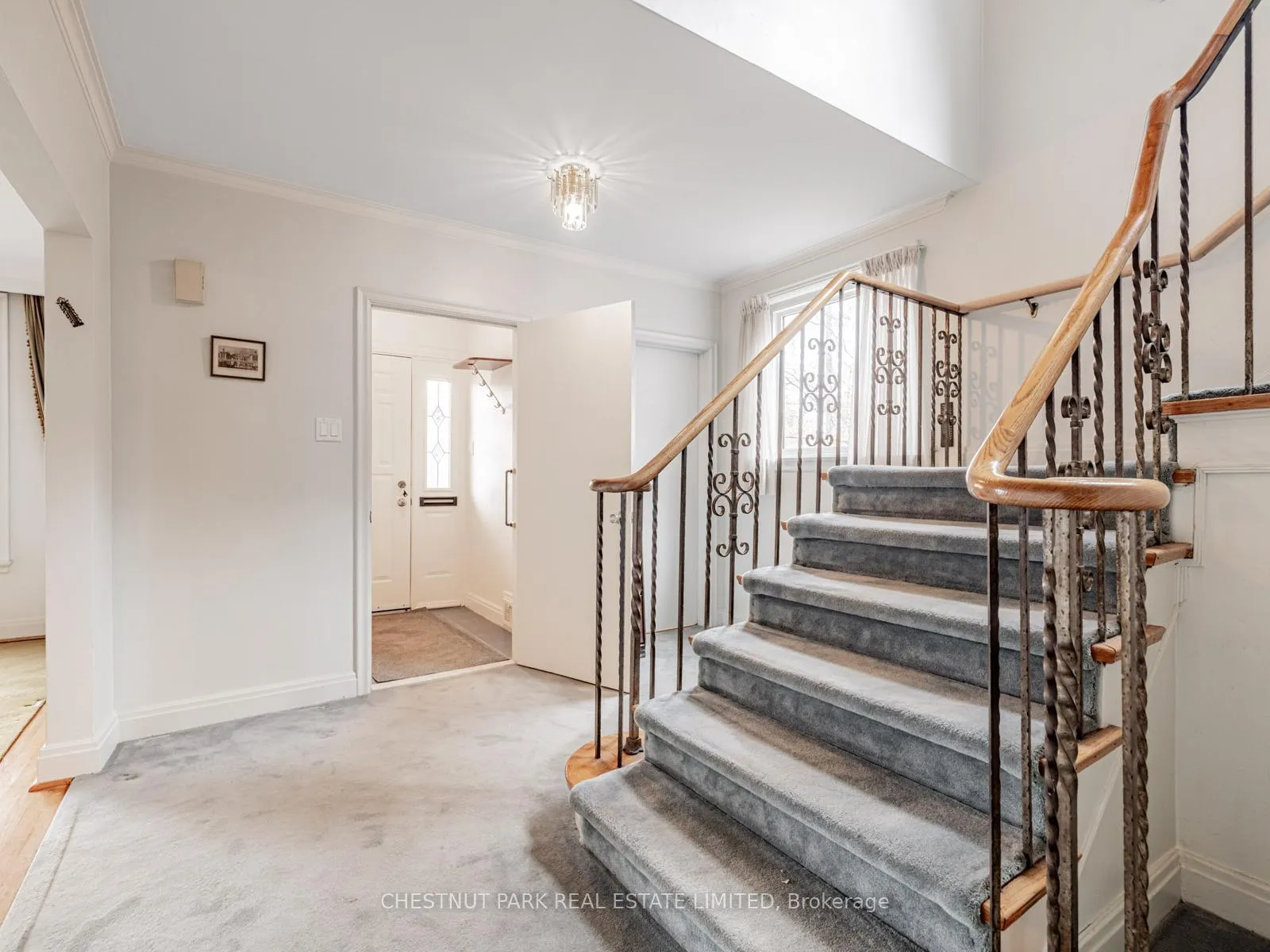 Photo 4 of 67 Viewmount Avenue, Toronto, Englemount-Lawrence — HOMEH