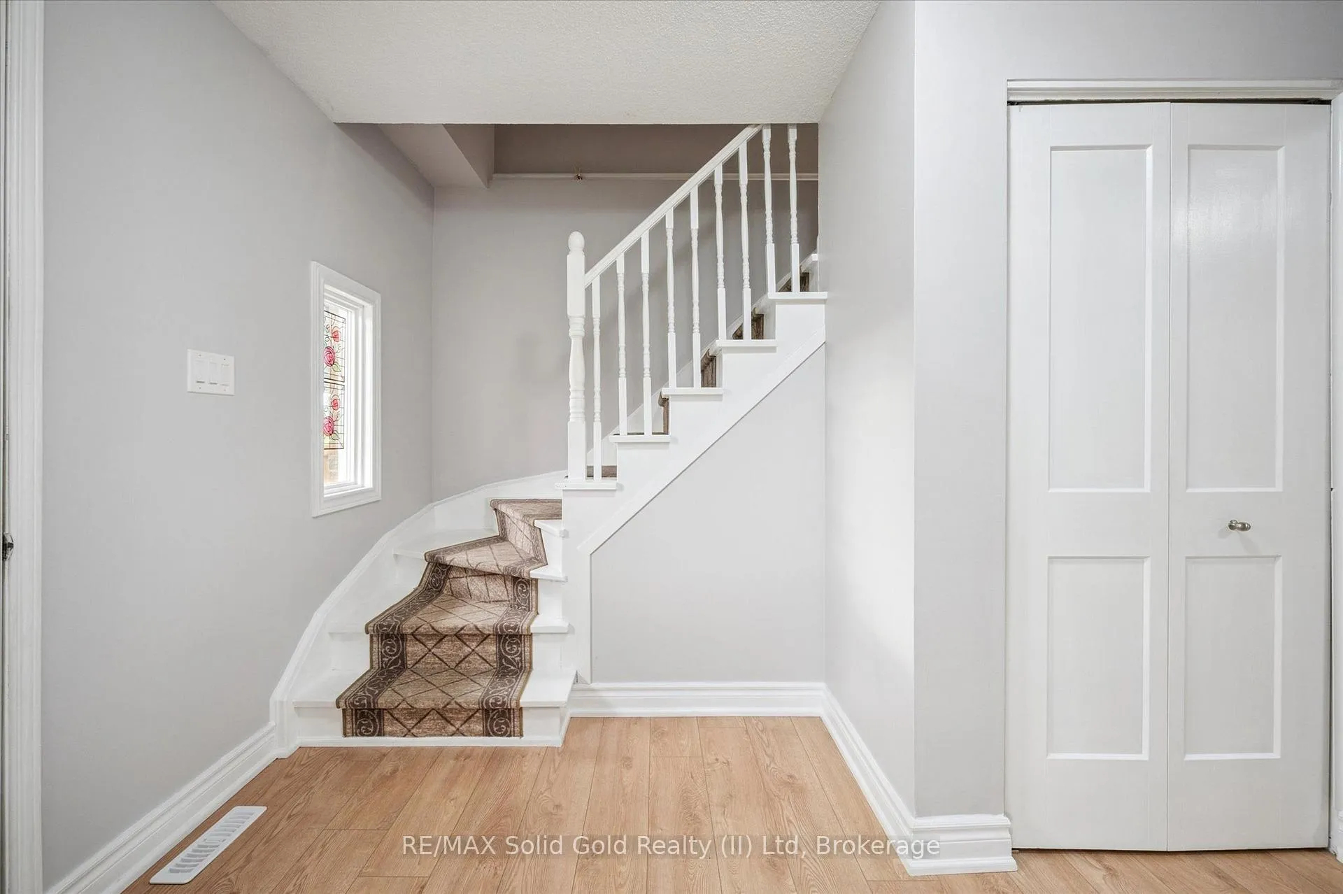 Photo 8 of 204 Country Hill Drive, Kitchener — HOMEH