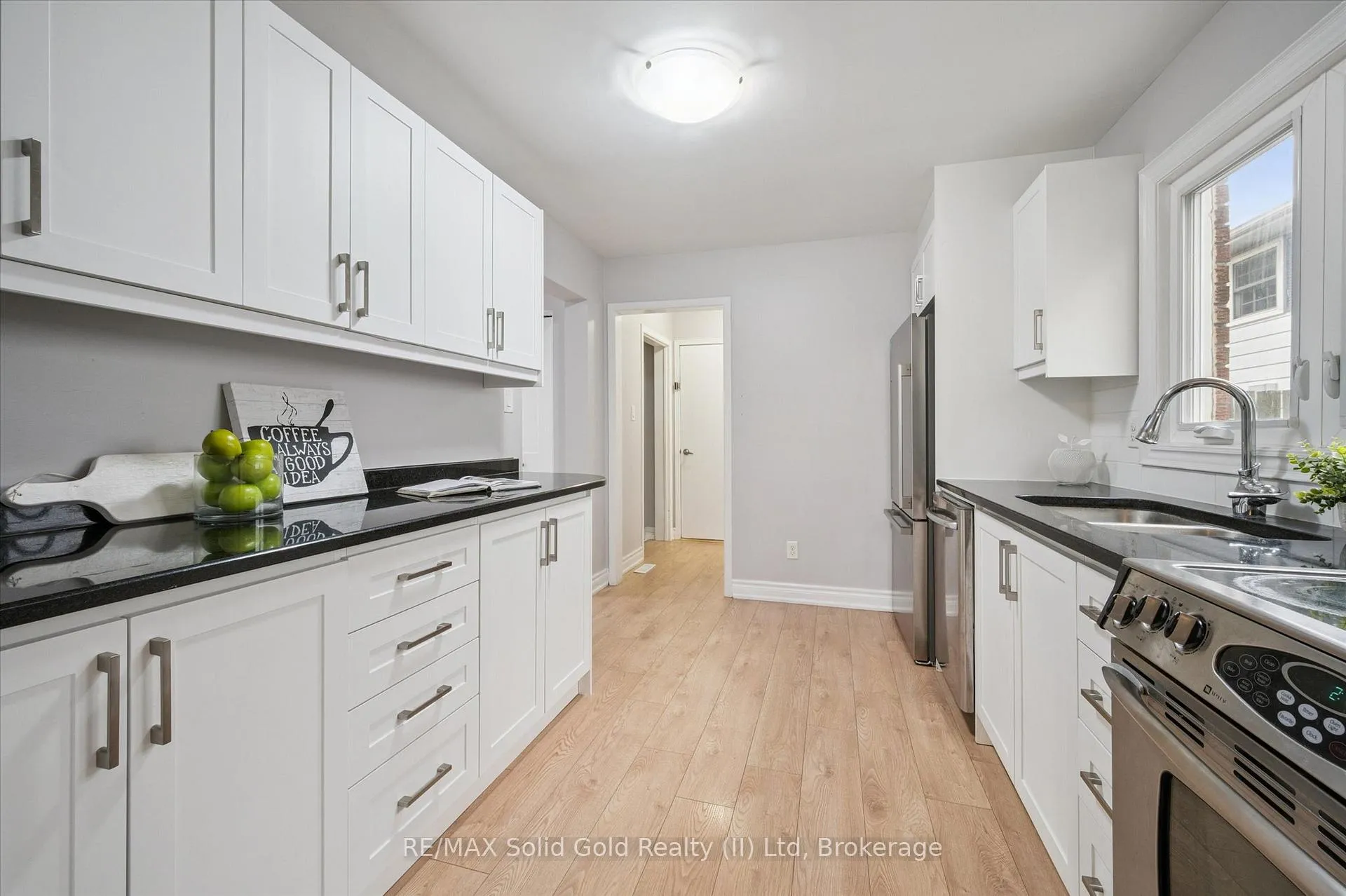 Photo 15 of 204 Country Hill Drive, Kitchener — HOMEH