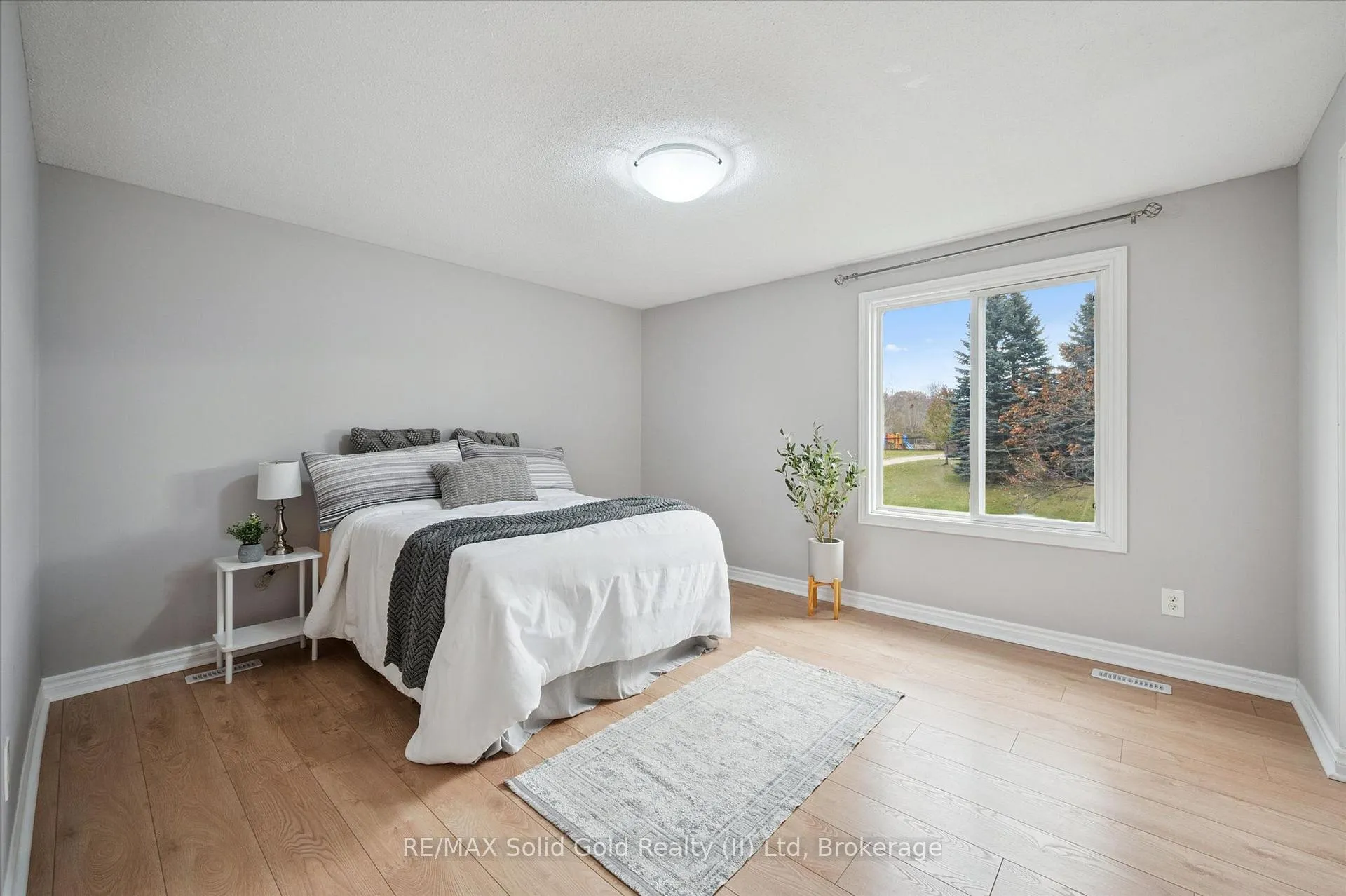 Photo 25 of 204 Country Hill Drive, Kitchener — HOMEH
