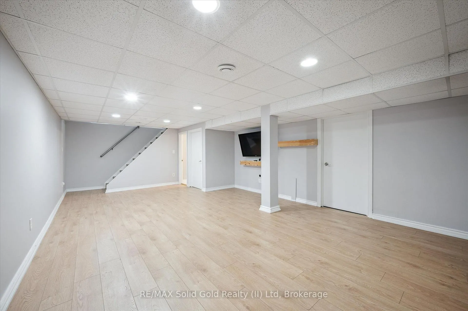 Photo 28 of 204 Country Hill Drive, Kitchener — HOMEH