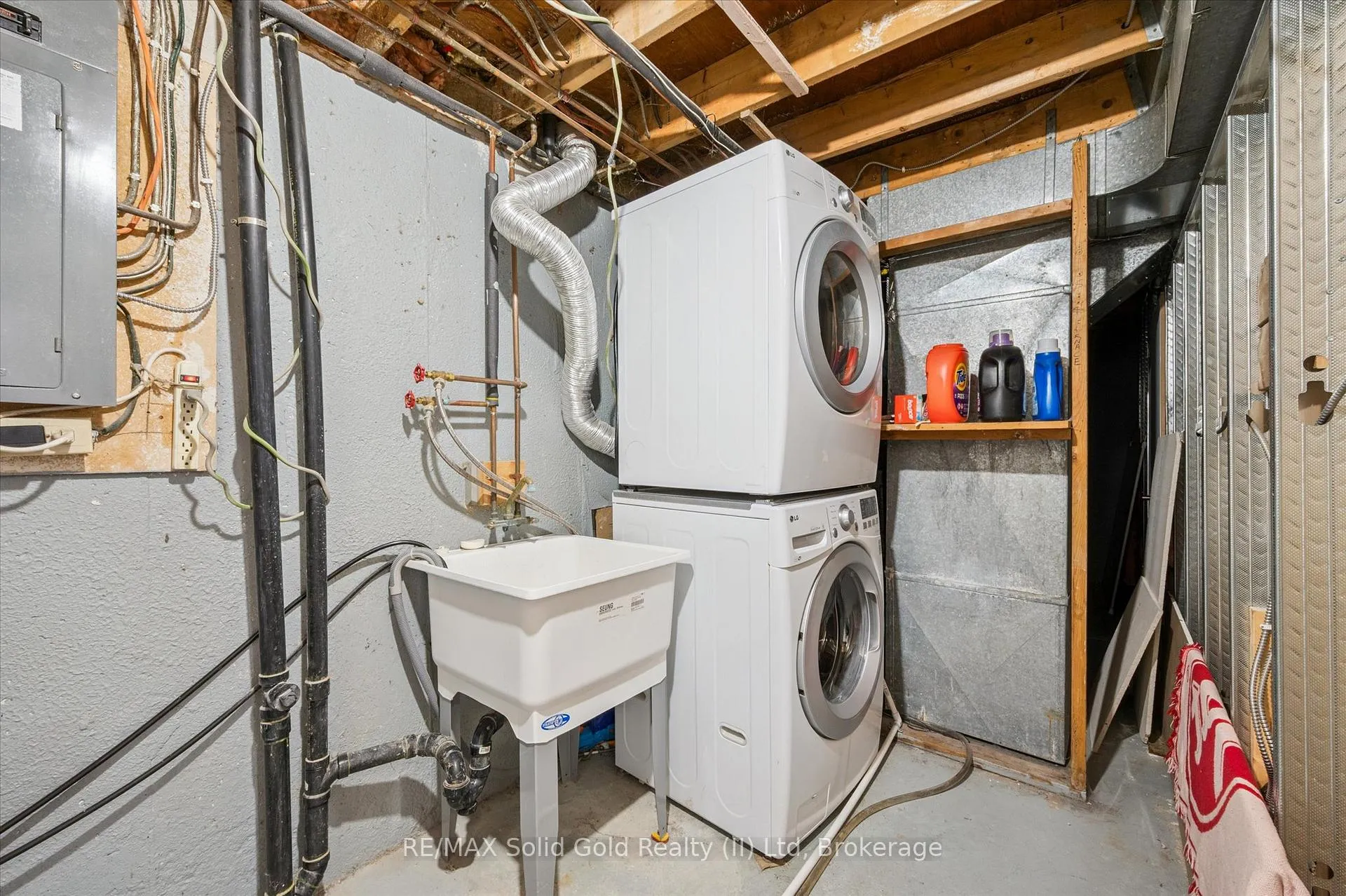 Photo 30 of 204 Country Hill Drive, Kitchener — HOMEH
