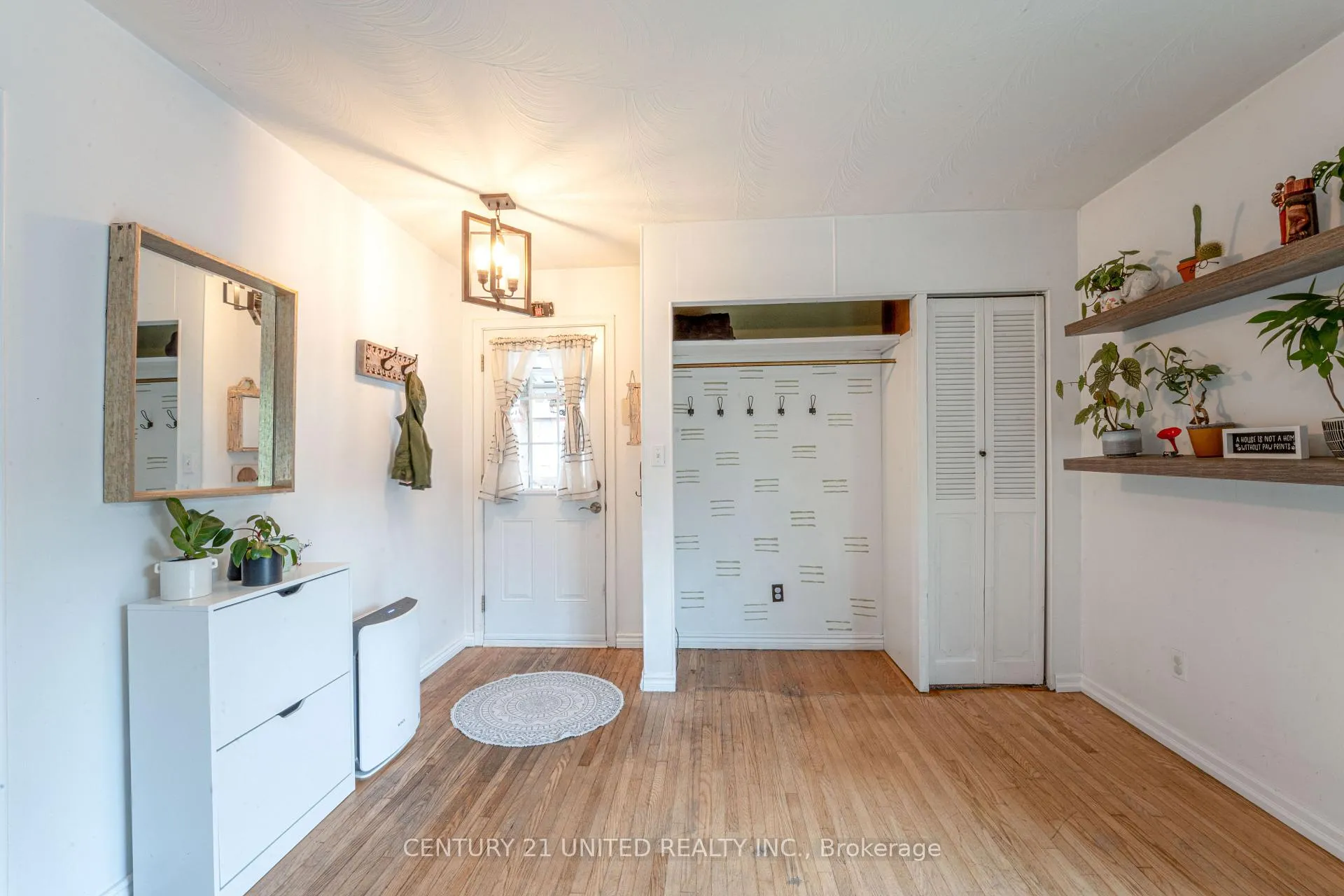 Photo 2 of 273 Bennet Street, Peterborough, Northcrest Ward 5 — HOMEH