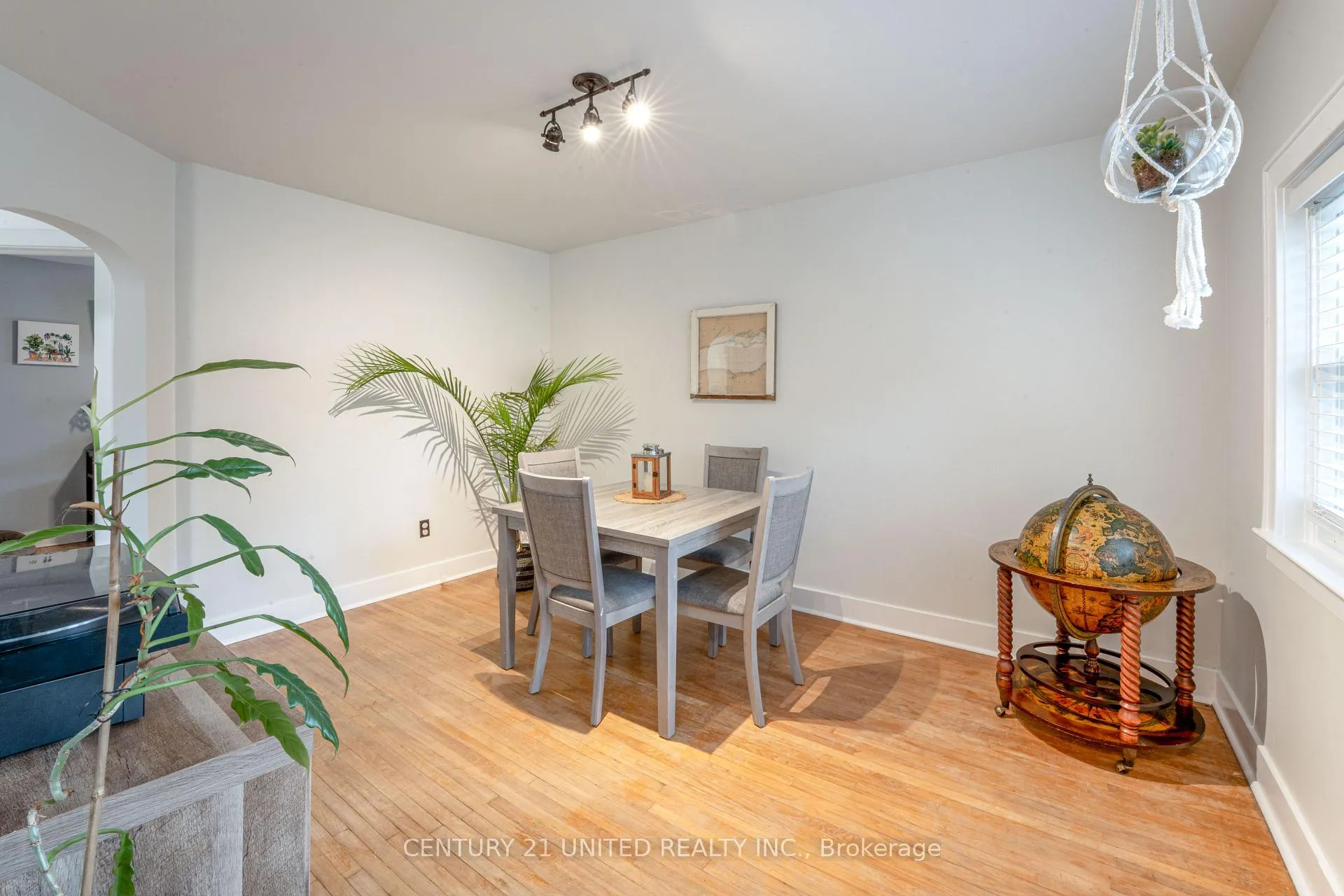 Photo 6 of 273 Bennet Street, Peterborough, Northcrest Ward 5 — HOMEH
