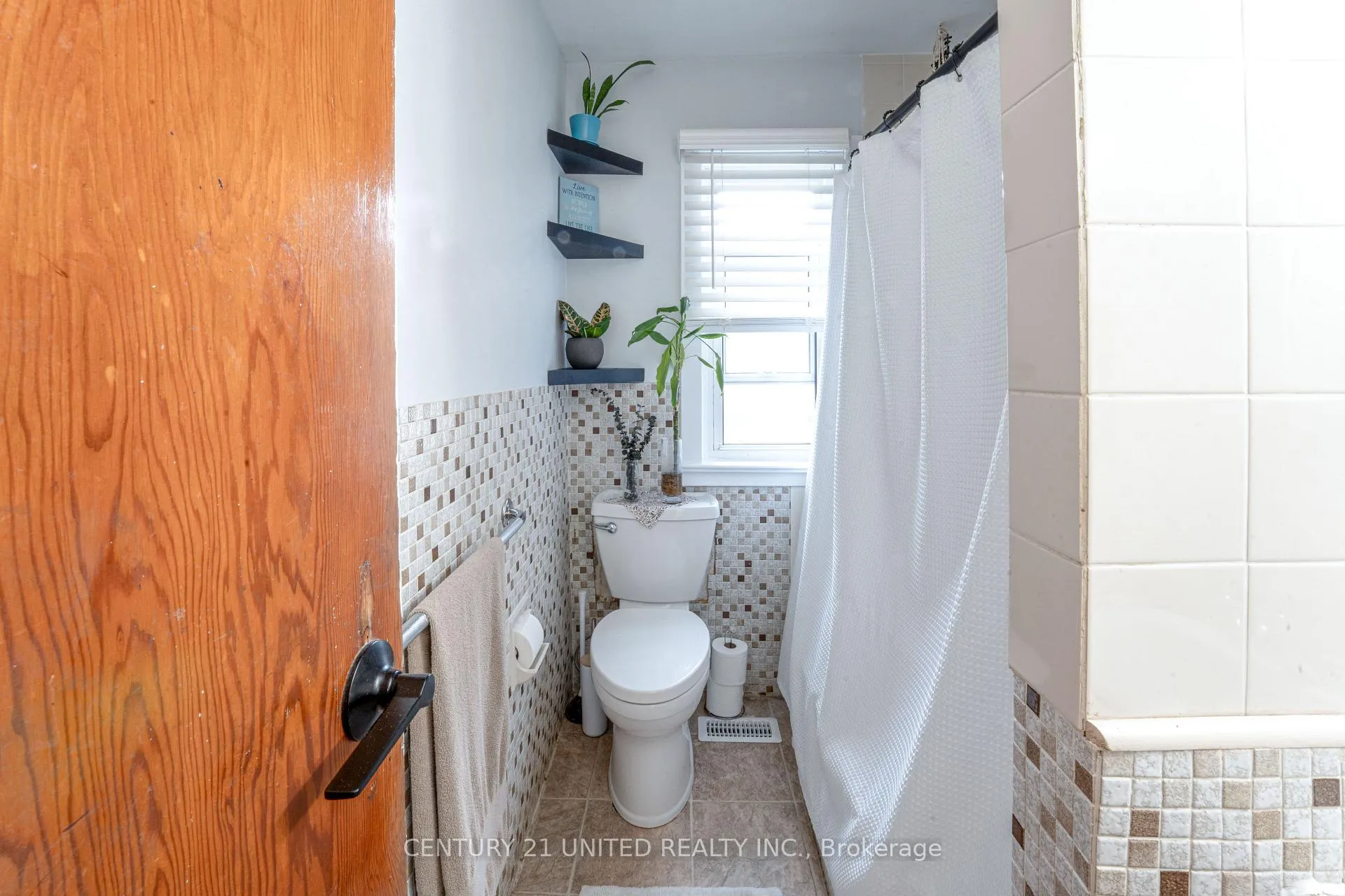 Photo 13 of 273 Bennet Street, Peterborough, Northcrest Ward 5 — HOMEH