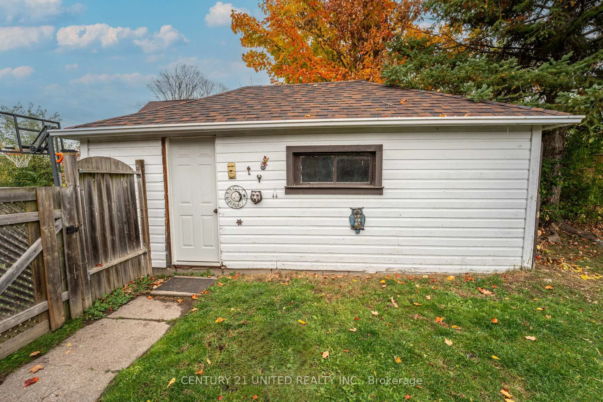 Photo 19 of 273 Bennet Street, Peterborough, Northcrest Ward 5 — HOMEH