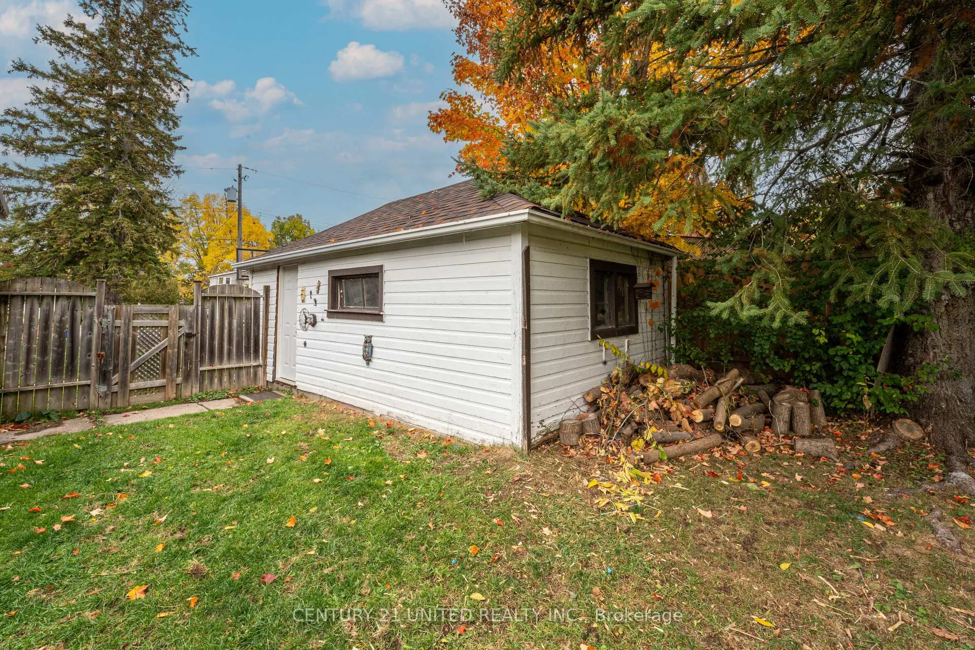 Photo 20 of 273 Bennet Street, Peterborough, Northcrest Ward 5 — HOMEH