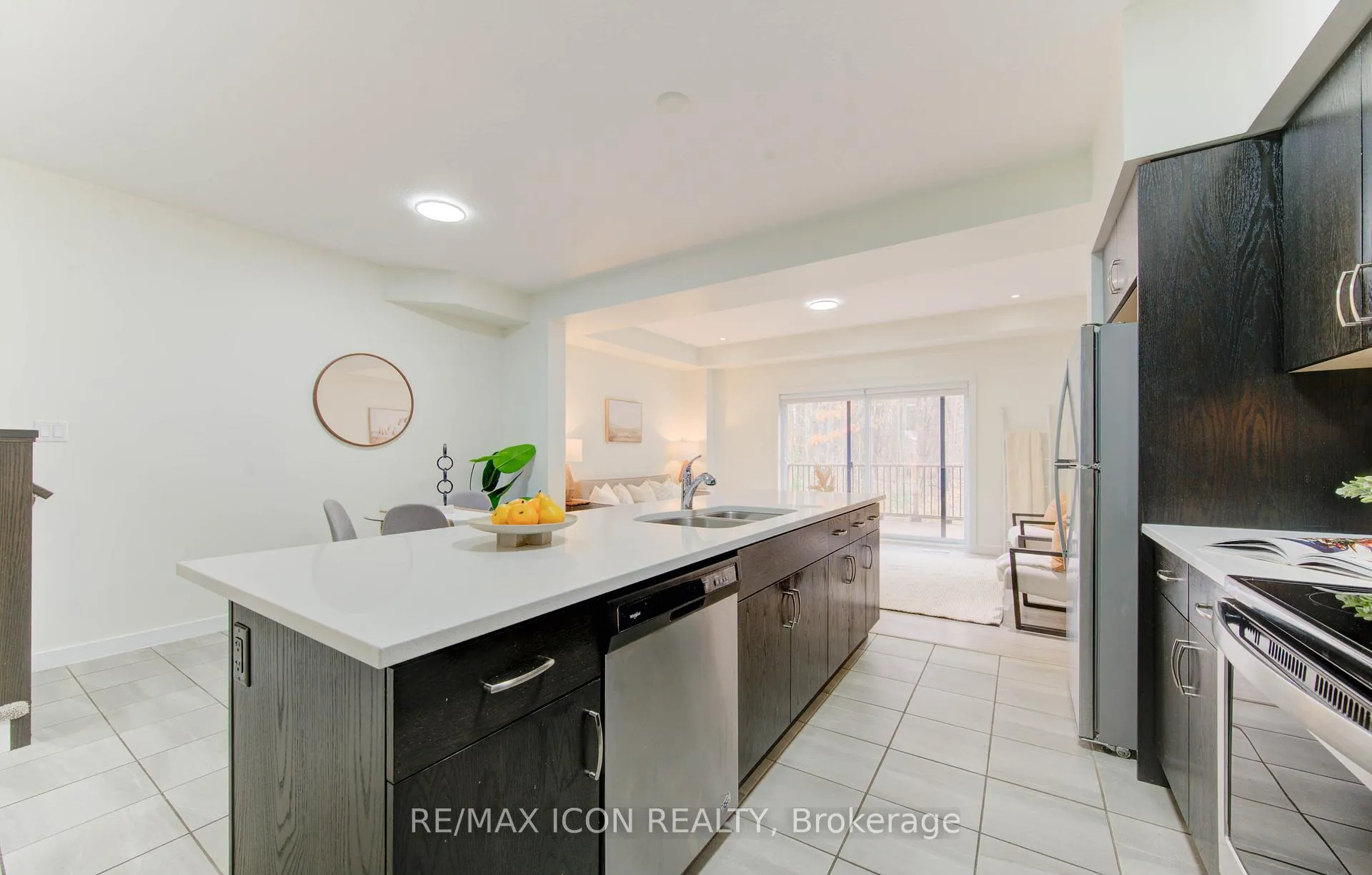 Photo 6 of 894 Robert Ferrie Drive, Kitchener — HOMEH