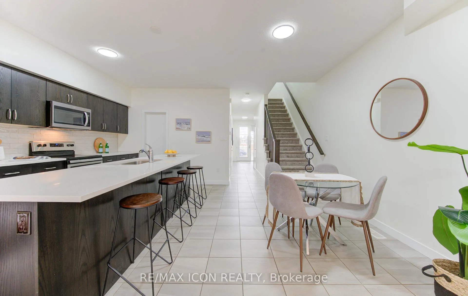 Photo 10 of 894 Robert Ferrie Drive, Kitchener — HOMEH