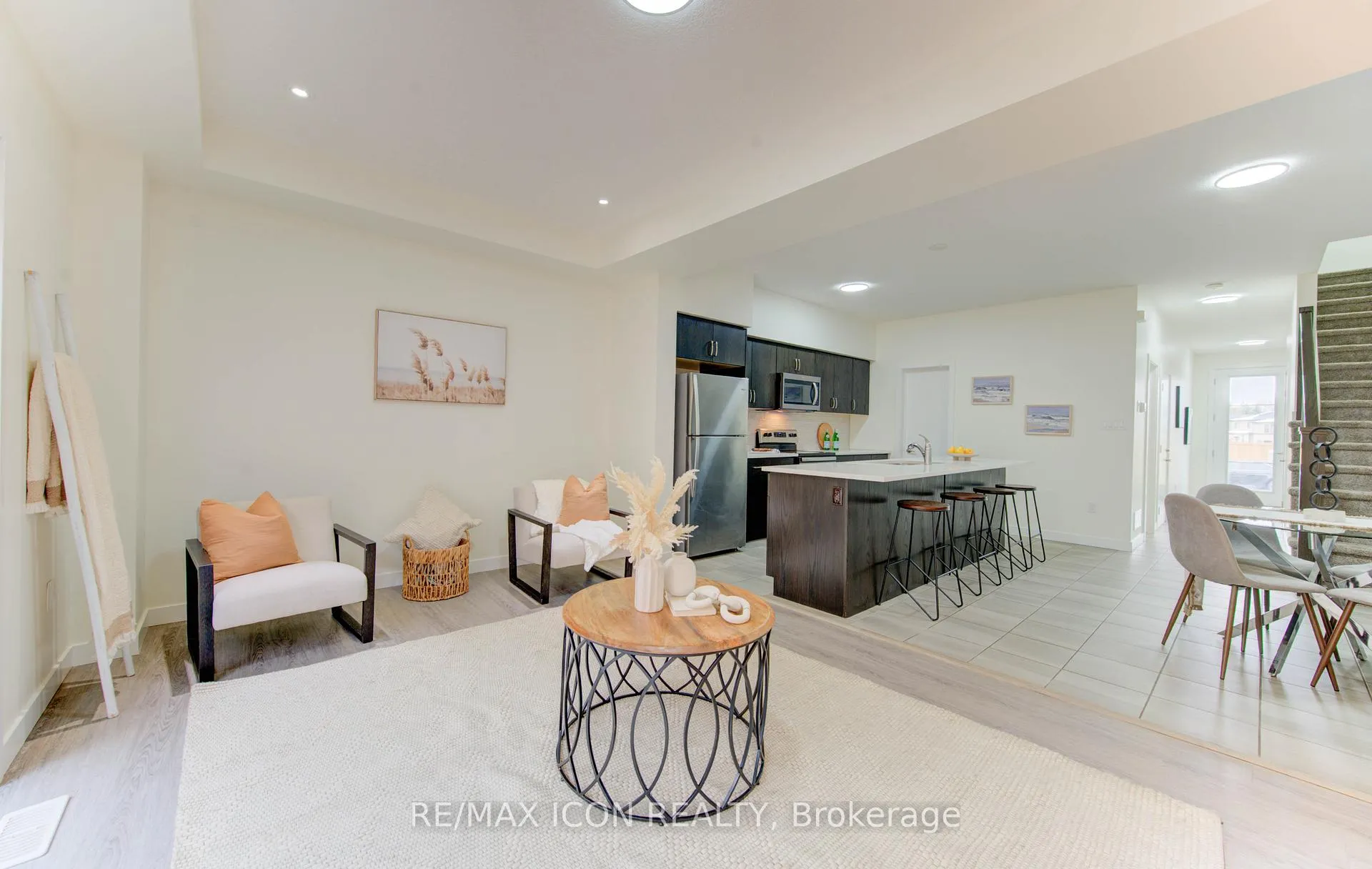 Photo 12 of 894 Robert Ferrie Drive, Kitchener — HOMEH