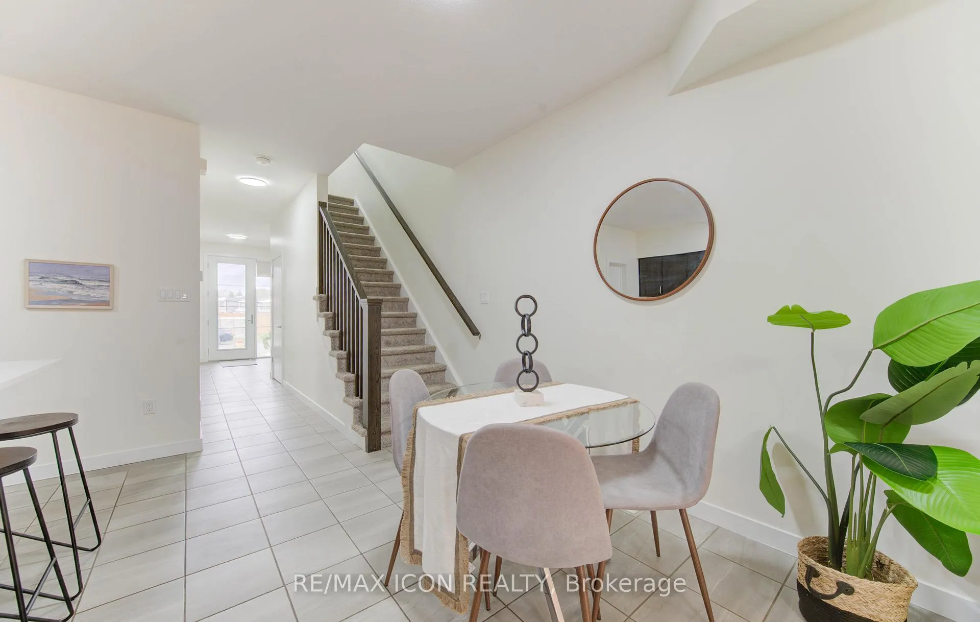Photo 15 of 894 Robert Ferrie Drive, Kitchener — HOMEH