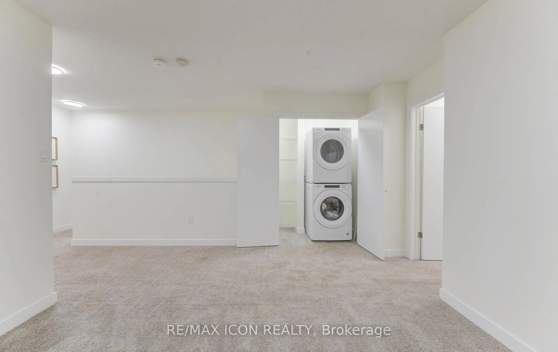 Photo 21 of 894 Robert Ferrie Drive, Kitchener — HOMEH