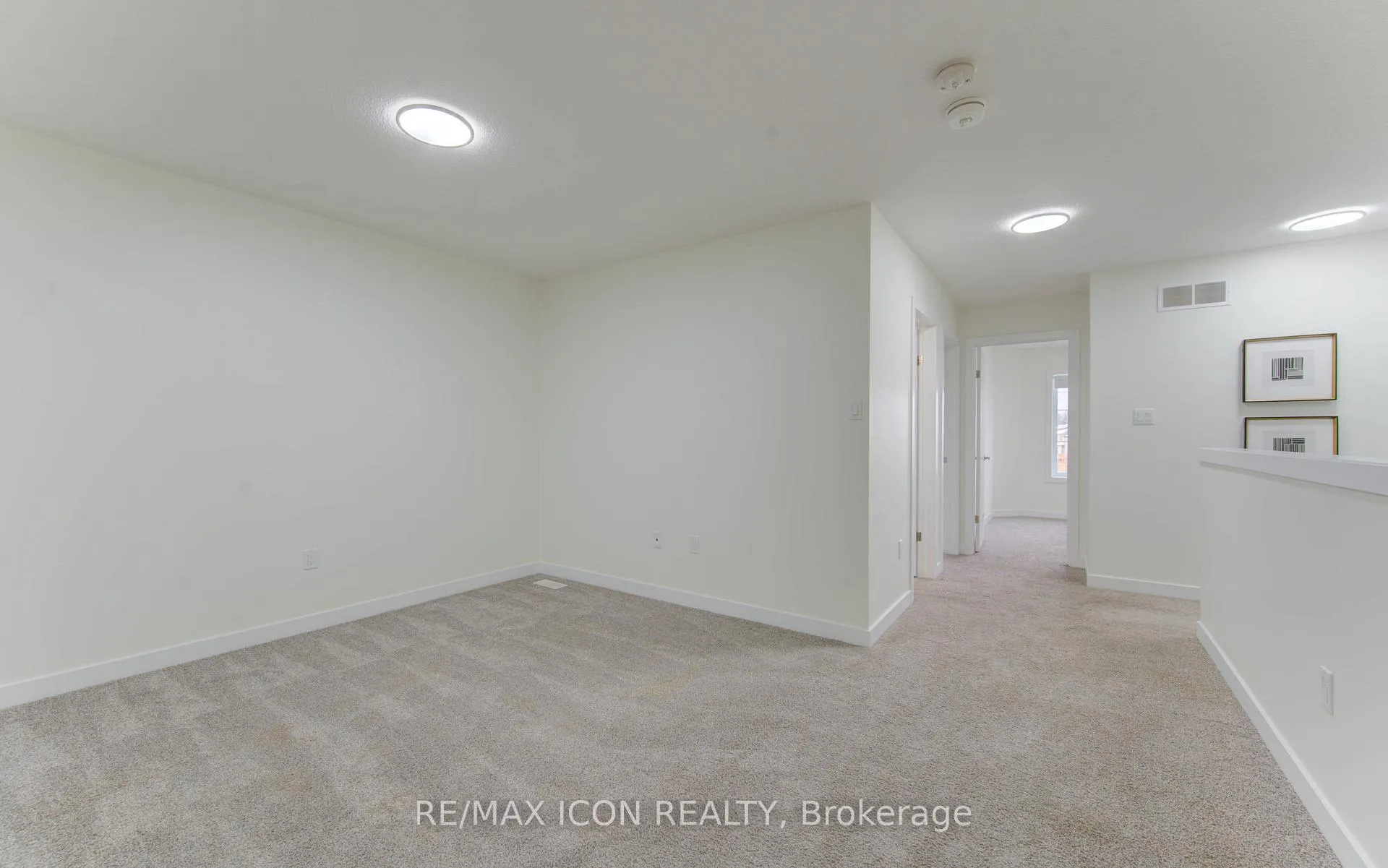 Photo 23 of 894 Robert Ferrie Drive, Kitchener — HOMEH