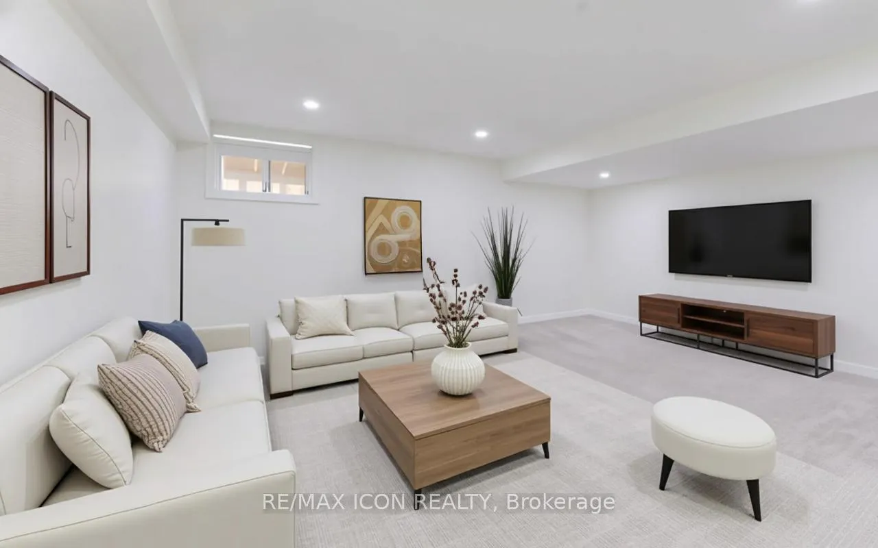 Photo 32 of 894 Robert Ferrie Drive, Kitchener — HOMEH