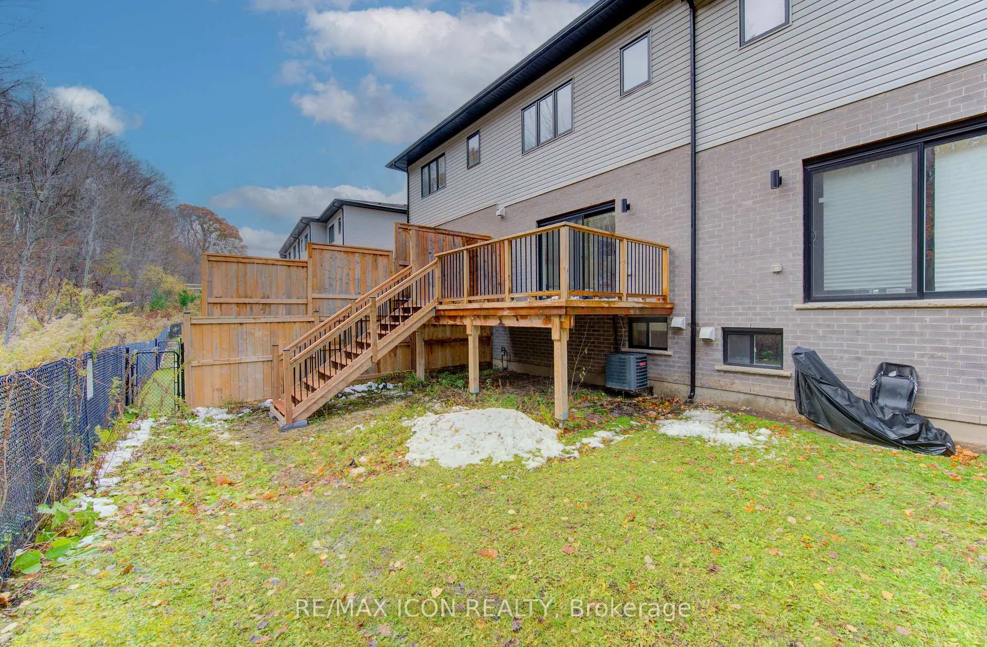 Photo 39 of 894 Robert Ferrie Drive, Kitchener — HOMEH