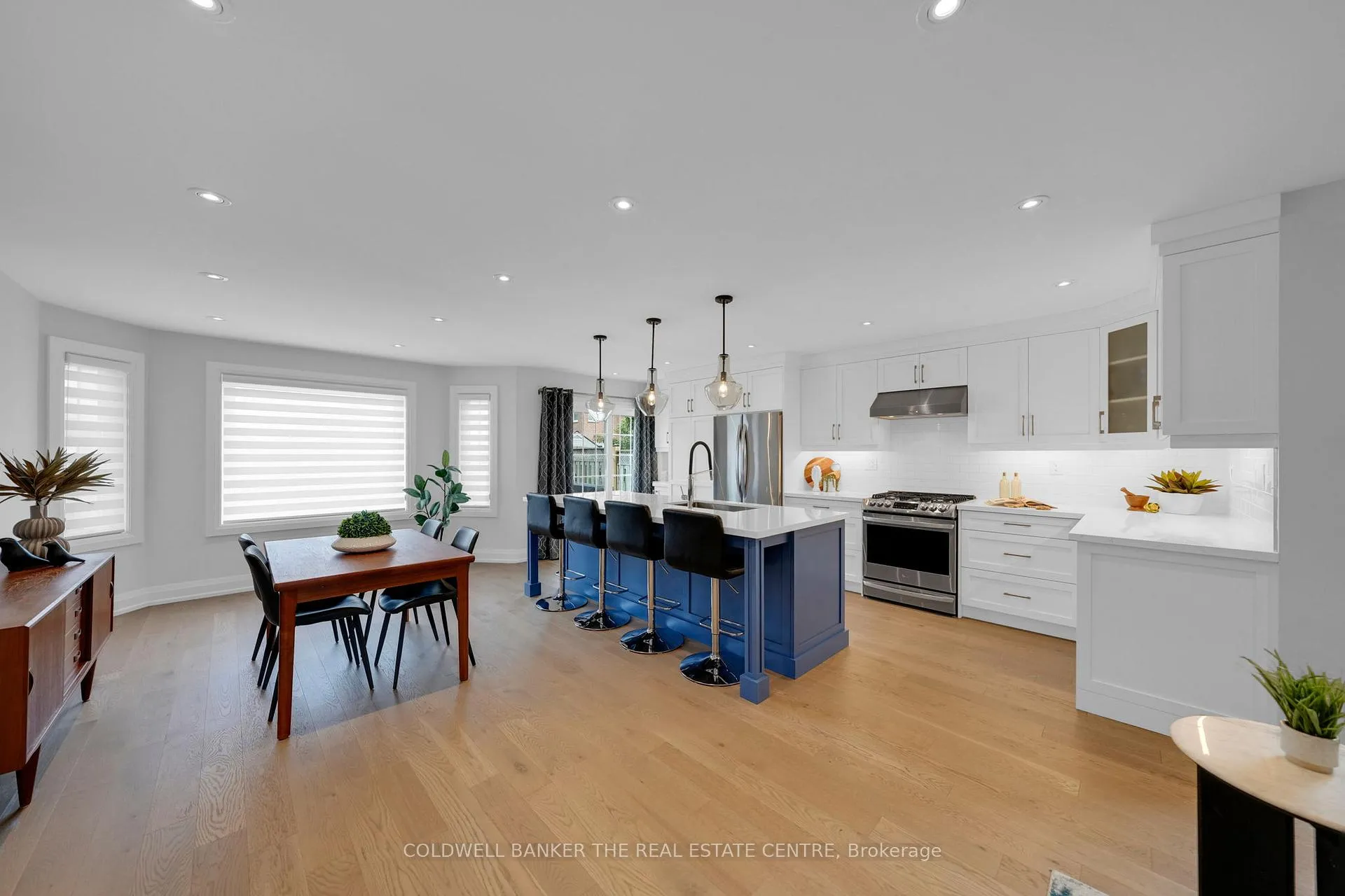 Photo 6 of 59 Elena Crescent, Vaughan, Maple — HOMEH