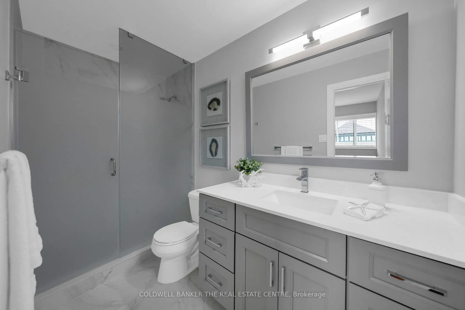 Photo 12 of 59 Elena Crescent, Vaughan, Maple — HOMEH