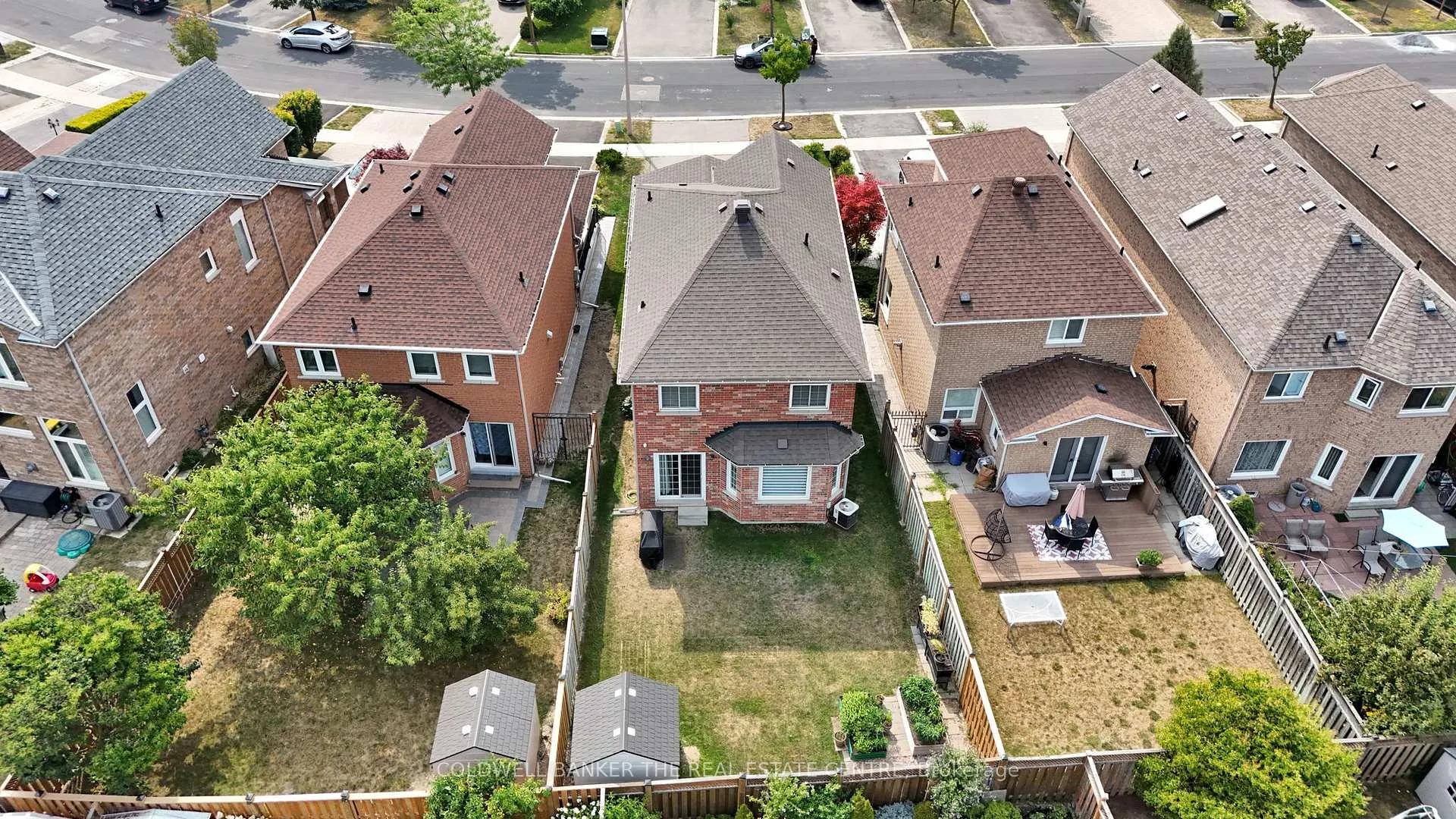 Photo 18 of 59 Elena Crescent, Vaughan, Maple — HOMEH