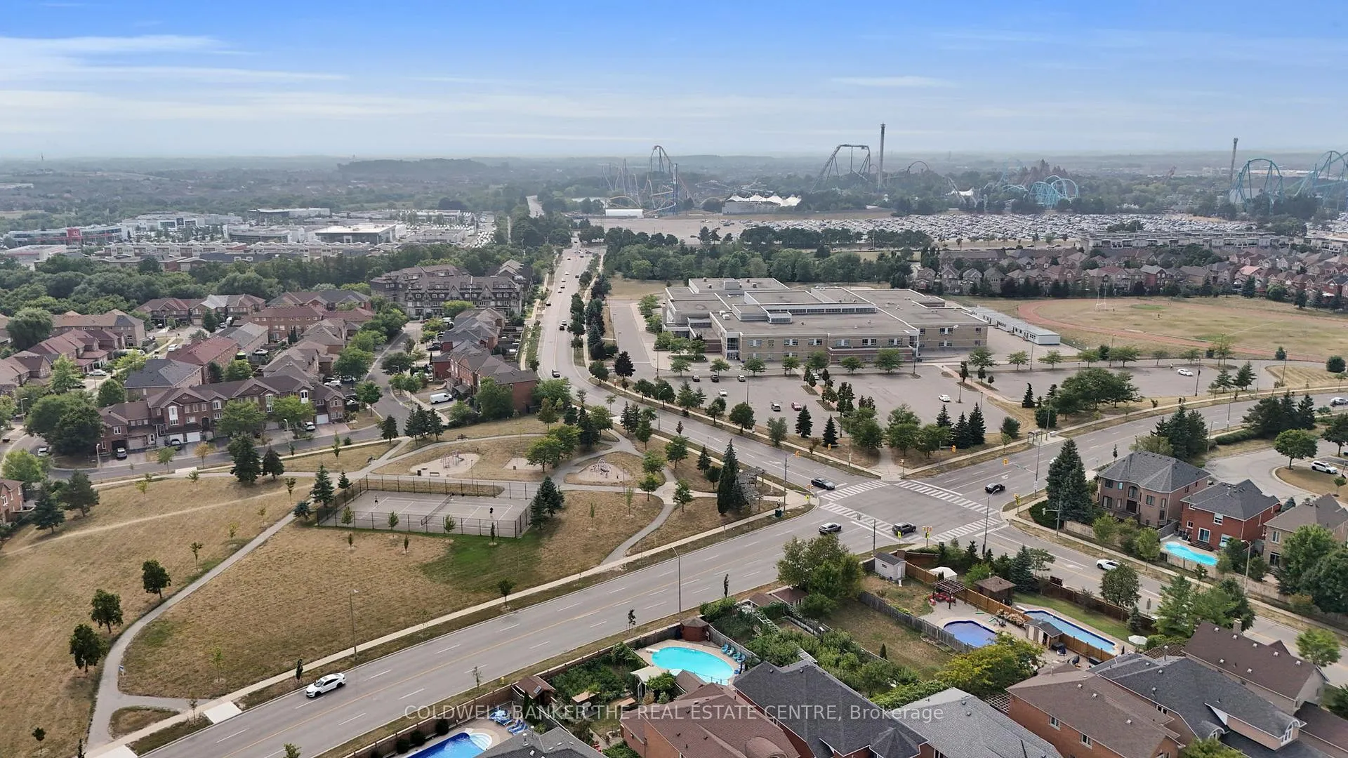 Photo 19 of 59 Elena Crescent, Vaughan, Maple — HOMEH