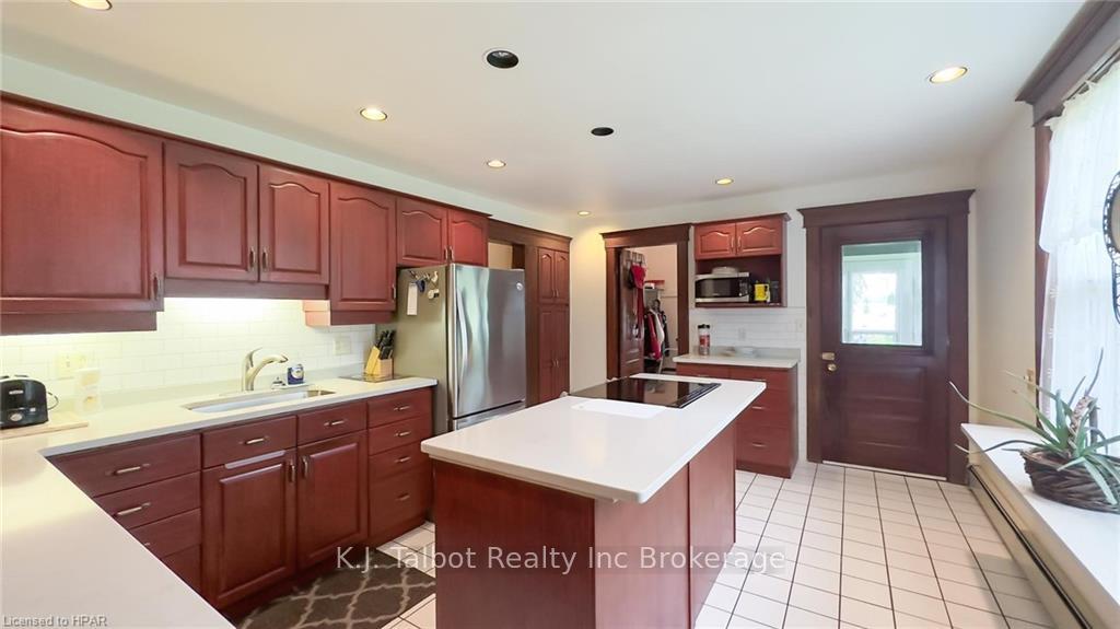 Photo 28 of 81258 D Bissets Hill Road, Goderich, Goderich (Town) — HOMEH