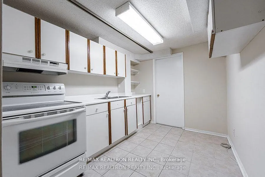 Photo 26 of 550 York Hill Boulevard, Vaughan, Crestwood-Springfarm-Yorkhill — HOMEH
