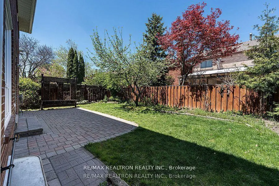 Photo 30 of 550 York Hill Boulevard, Vaughan, Crestwood-Springfarm-Yorkhill — HOMEH