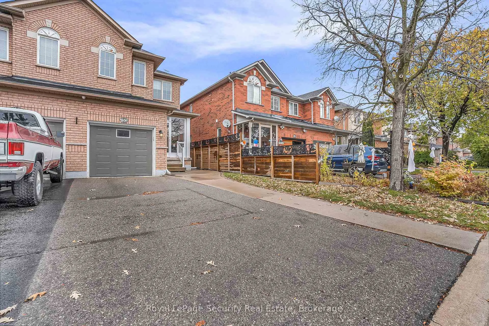 Photo 3 of 150 Royal Appian Crescent, Vaughan, Patterson — HOMEH