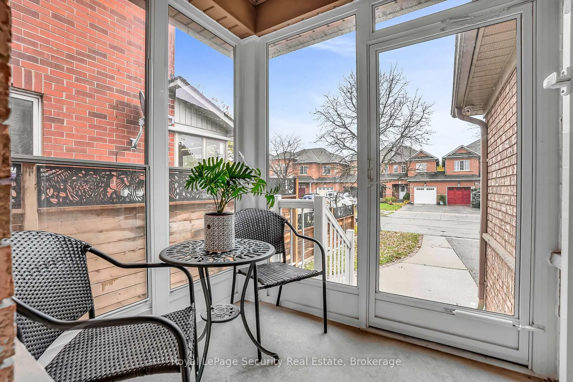 Photo 5 of 150 Royal Appian Crescent, Vaughan, Patterson — HOMEH