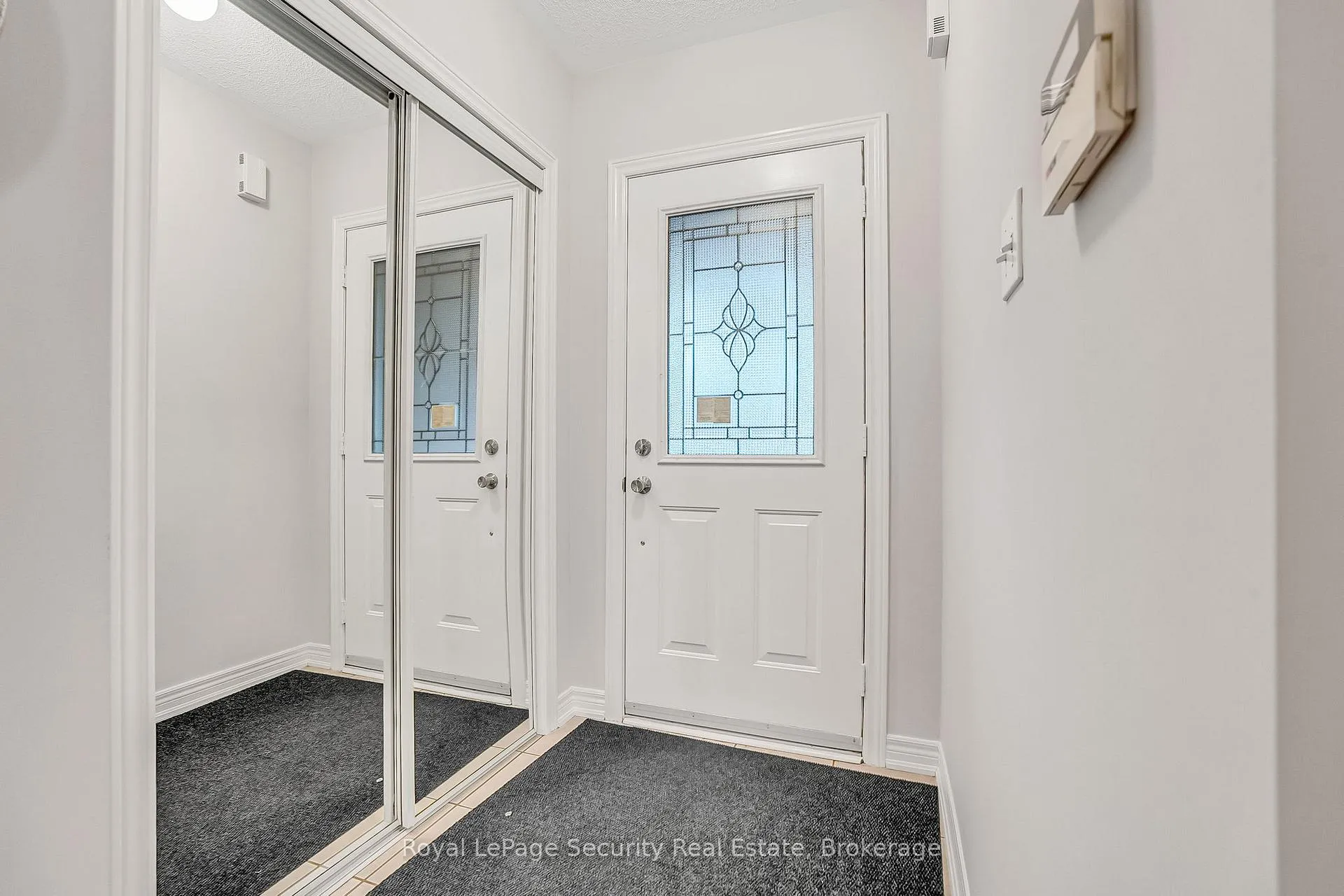 Photo 6 of 150 Royal Appian Crescent, Vaughan, Patterson — HOMEH