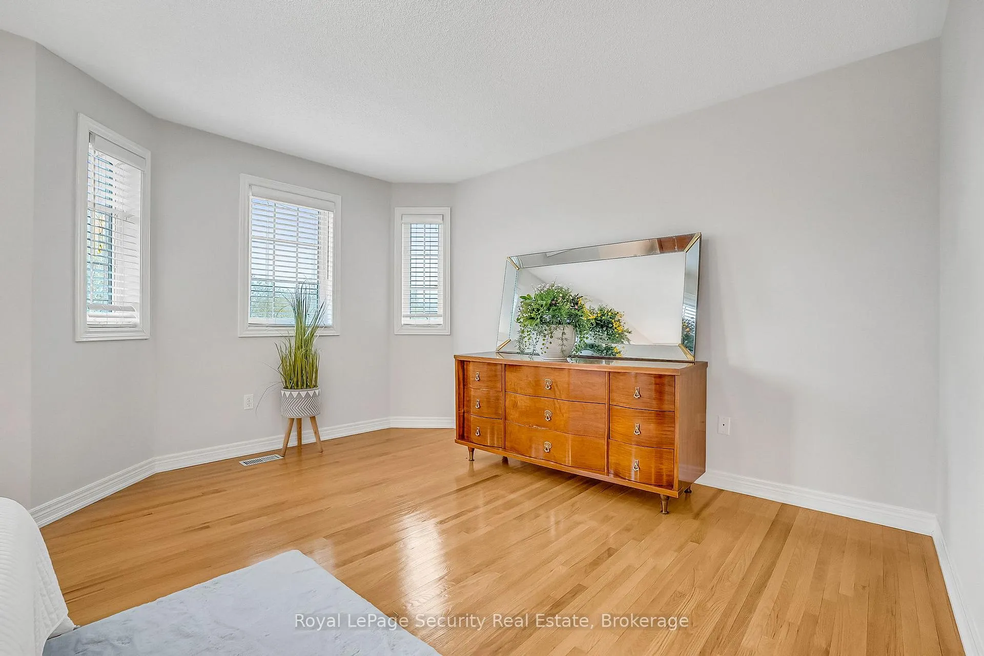 Photo 29 of 150 Royal Appian Crescent, Vaughan, Patterson — HOMEH