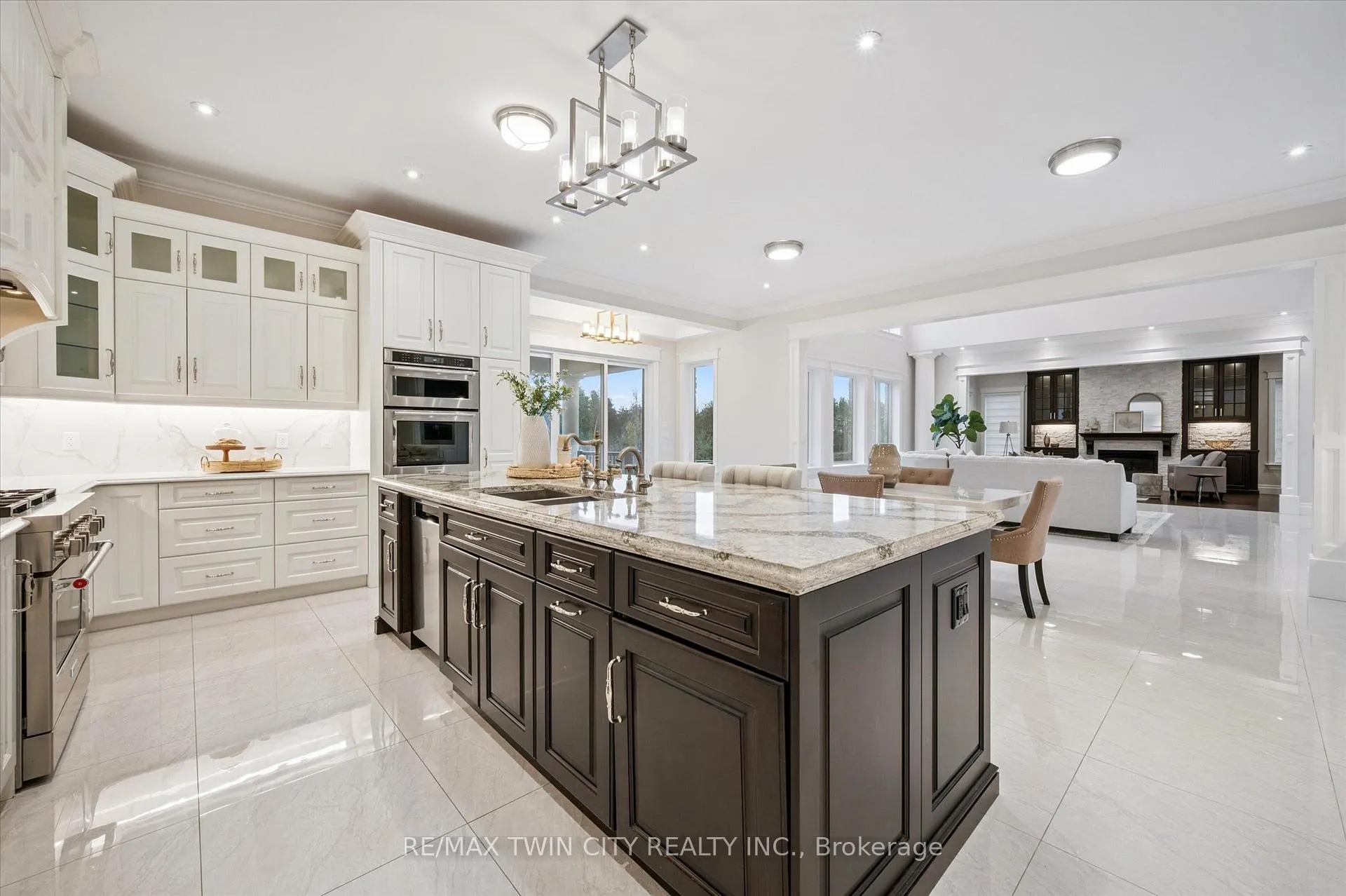 Photo 12 of 565 Manor Ridge Crescent, Waterloo — HOMEH