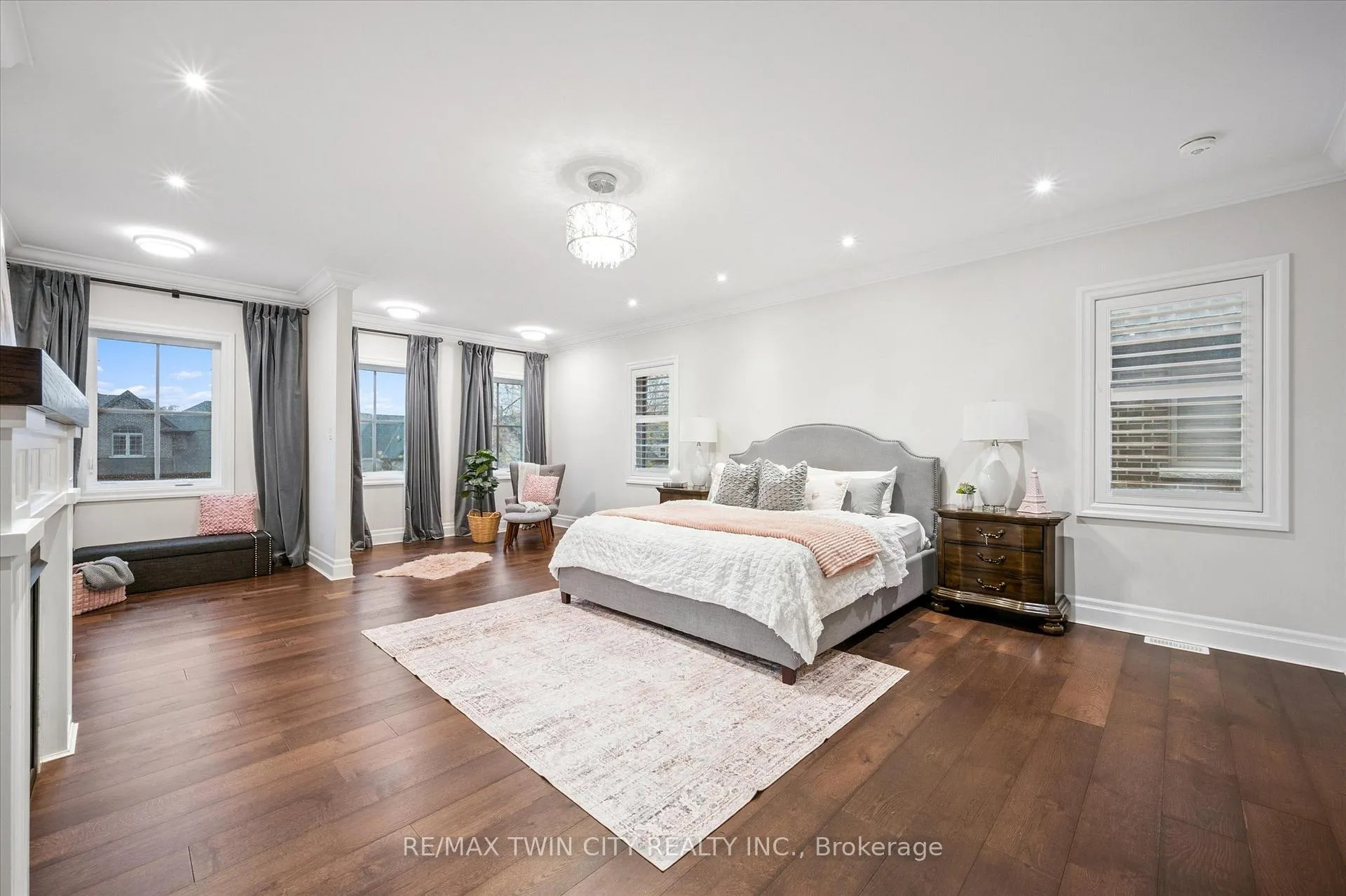 Photo 22 of 565 Manor Ridge Crescent, Waterloo — HOMEH