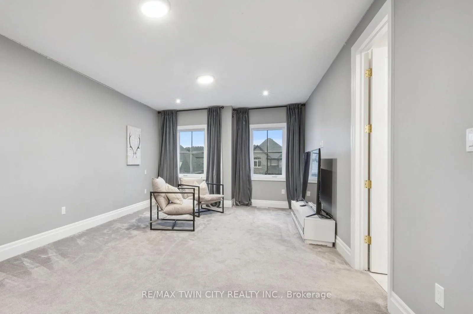 Photo 26 of 565 Manor Ridge Crescent, Waterloo — HOMEH