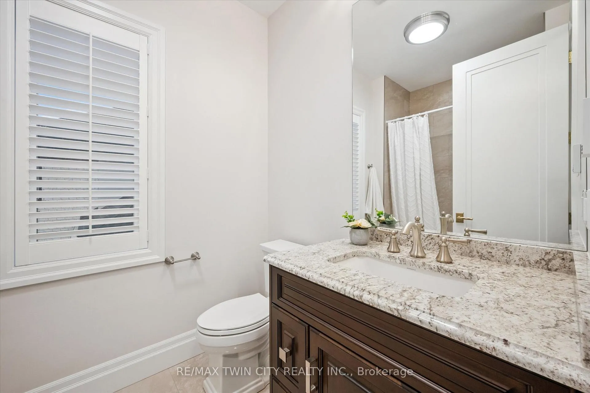 Photo 29 of 565 Manor Ridge Crescent, Waterloo — HOMEH