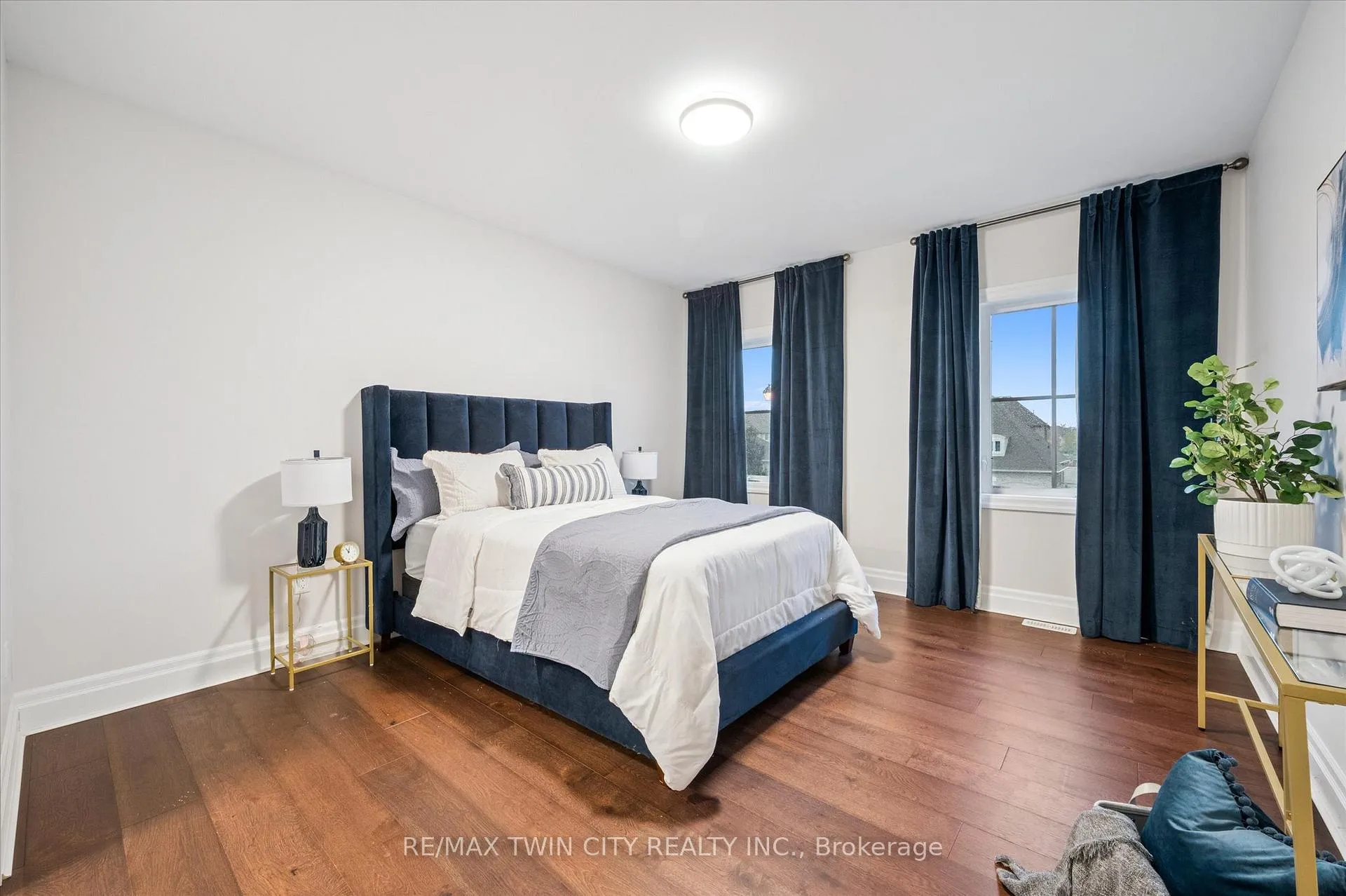 Photo 30 of 565 Manor Ridge Crescent, Waterloo — HOMEH