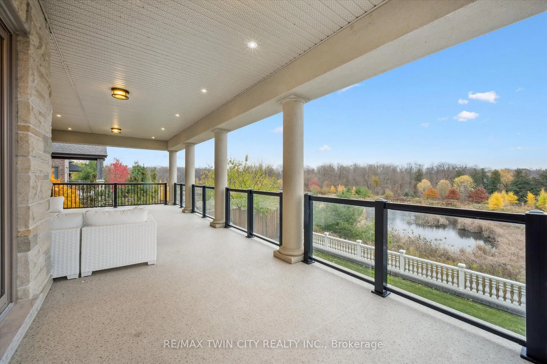 Photo 39 of 565 Manor Ridge Crescent, Waterloo — HOMEH