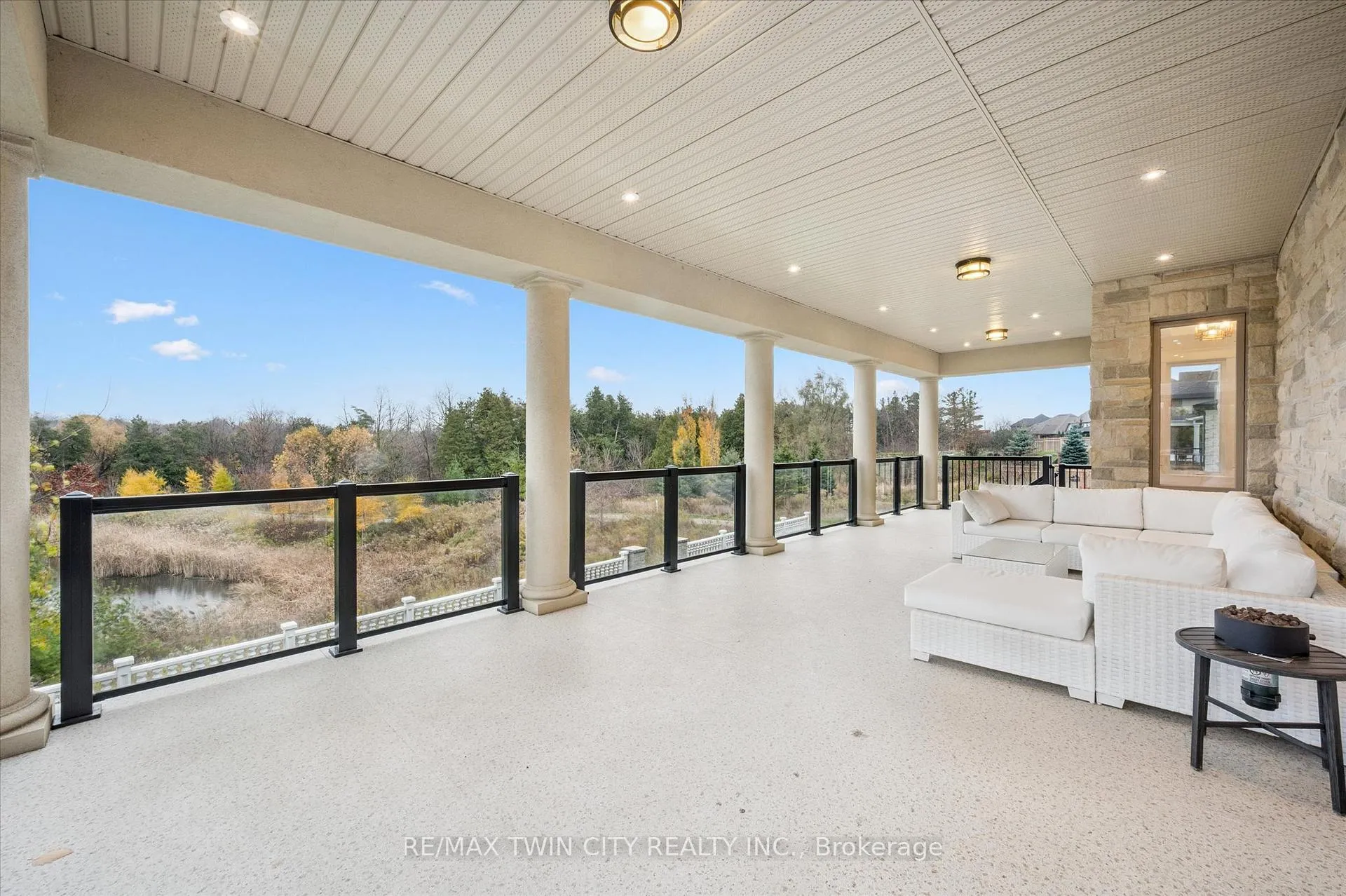 Photo 40 of 565 Manor Ridge Crescent, Waterloo — HOMEH