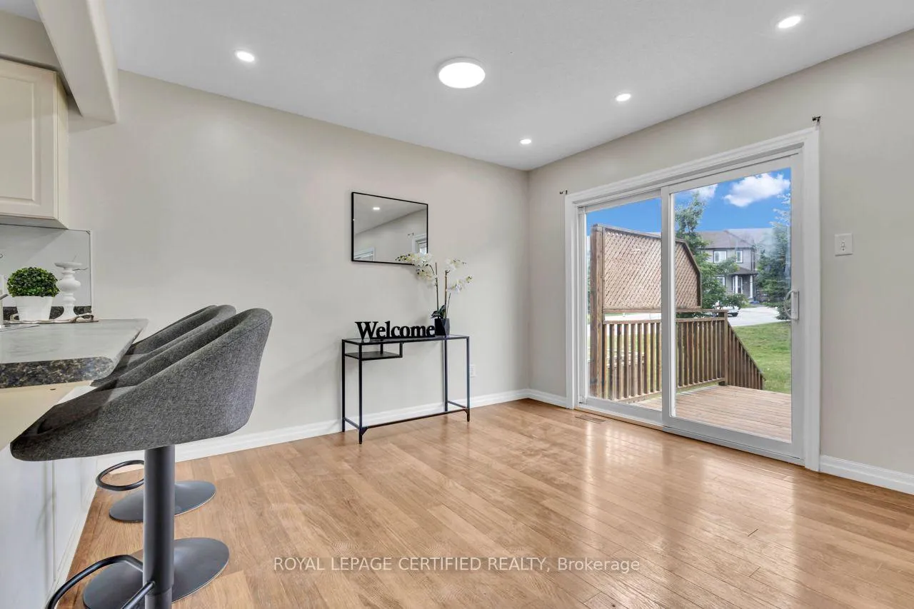 Photo 11 of 140 Windflower Drive, Kitchener, Laurentian Hills/Country Hills W — HOMEH