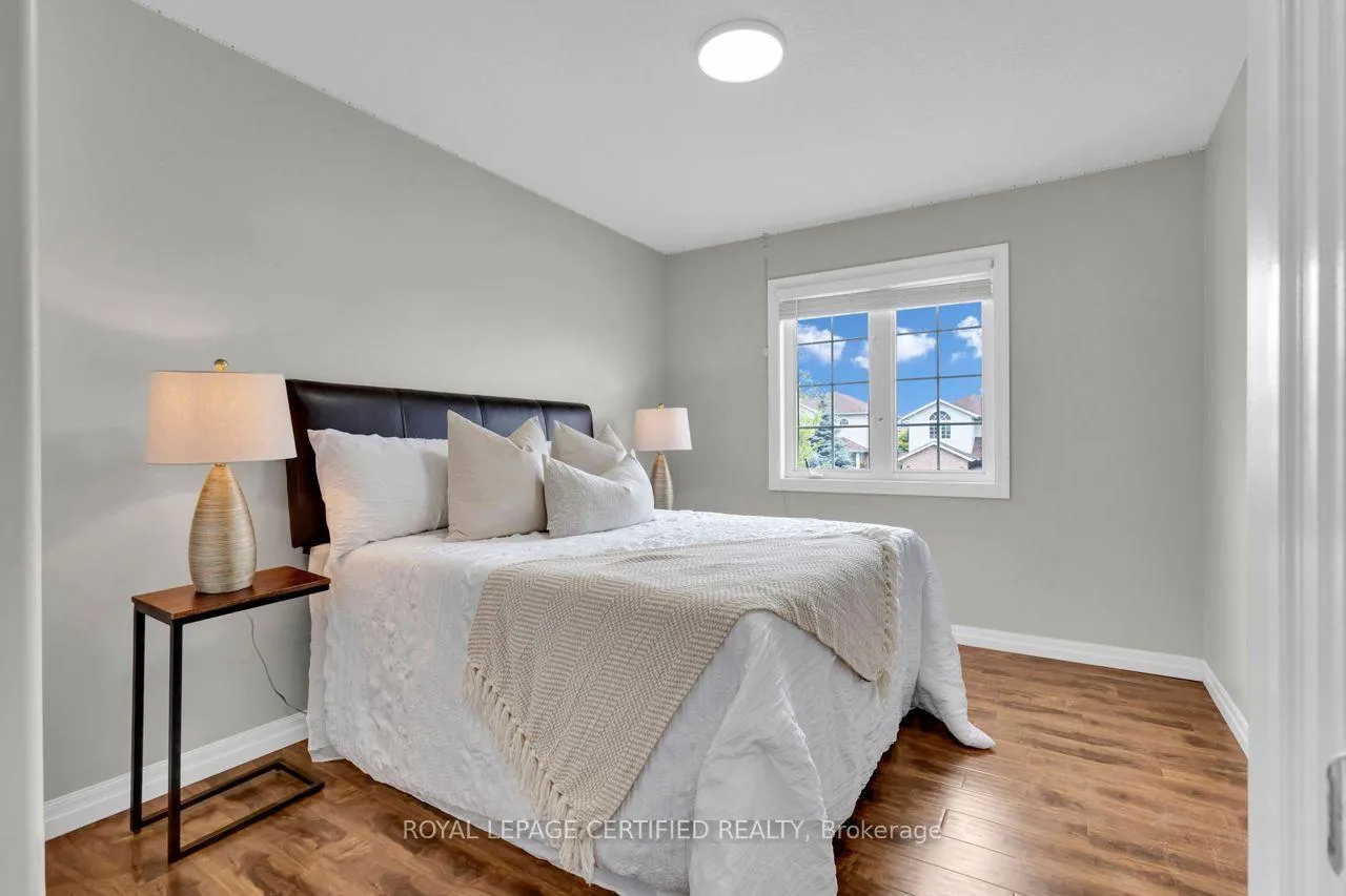 Photo 17 of 140 Windflower Drive, Kitchener, Laurentian Hills/Country Hills W — HOMEH