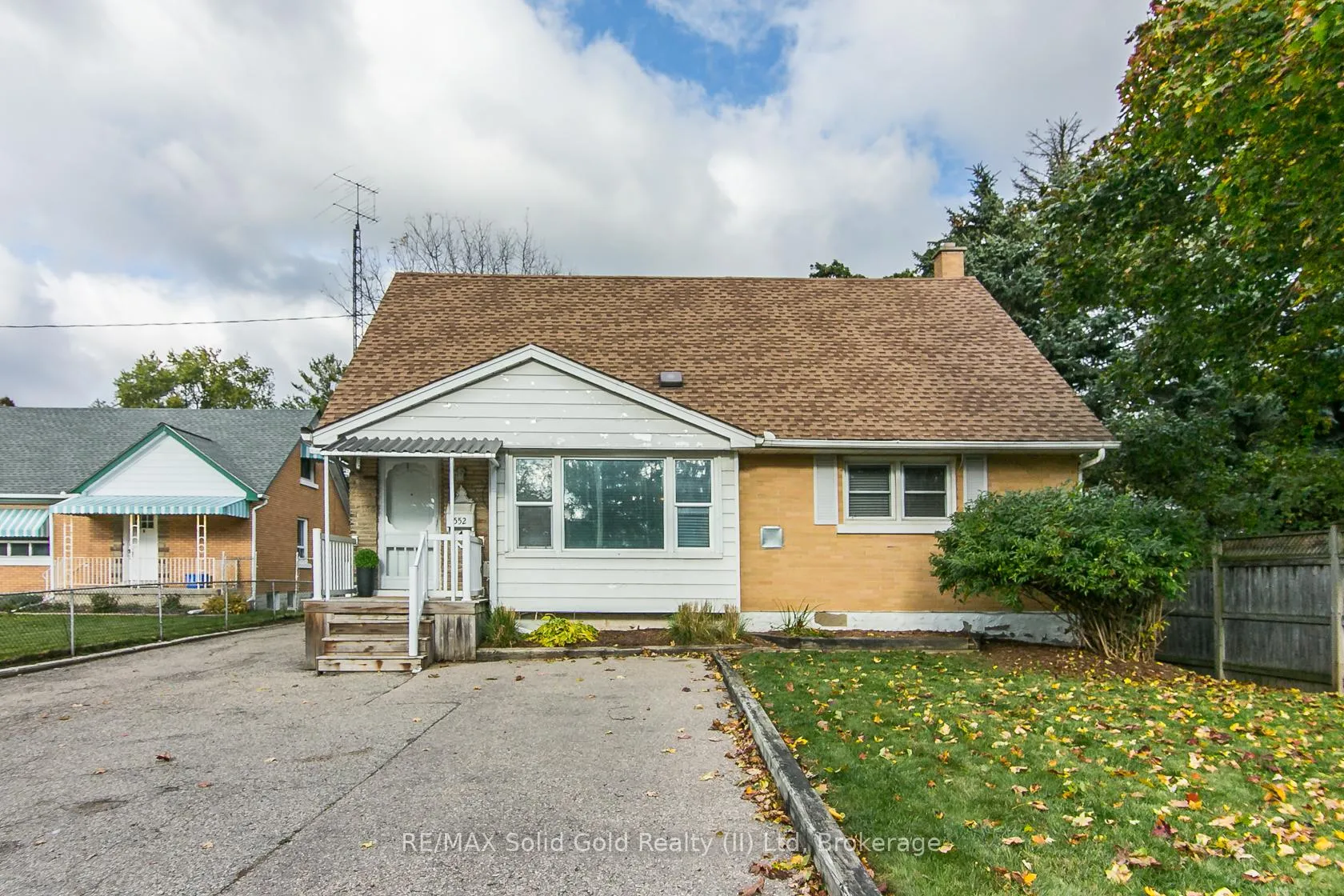Photo 3 of 552 Courtland Avenue E, Kitchener — HOMEH