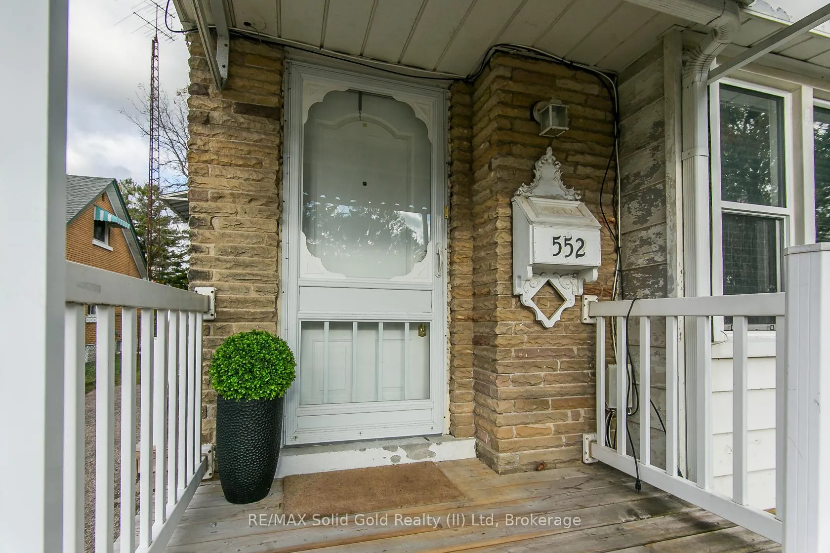 Photo 4 of 552 Courtland Avenue E, Kitchener — HOMEH