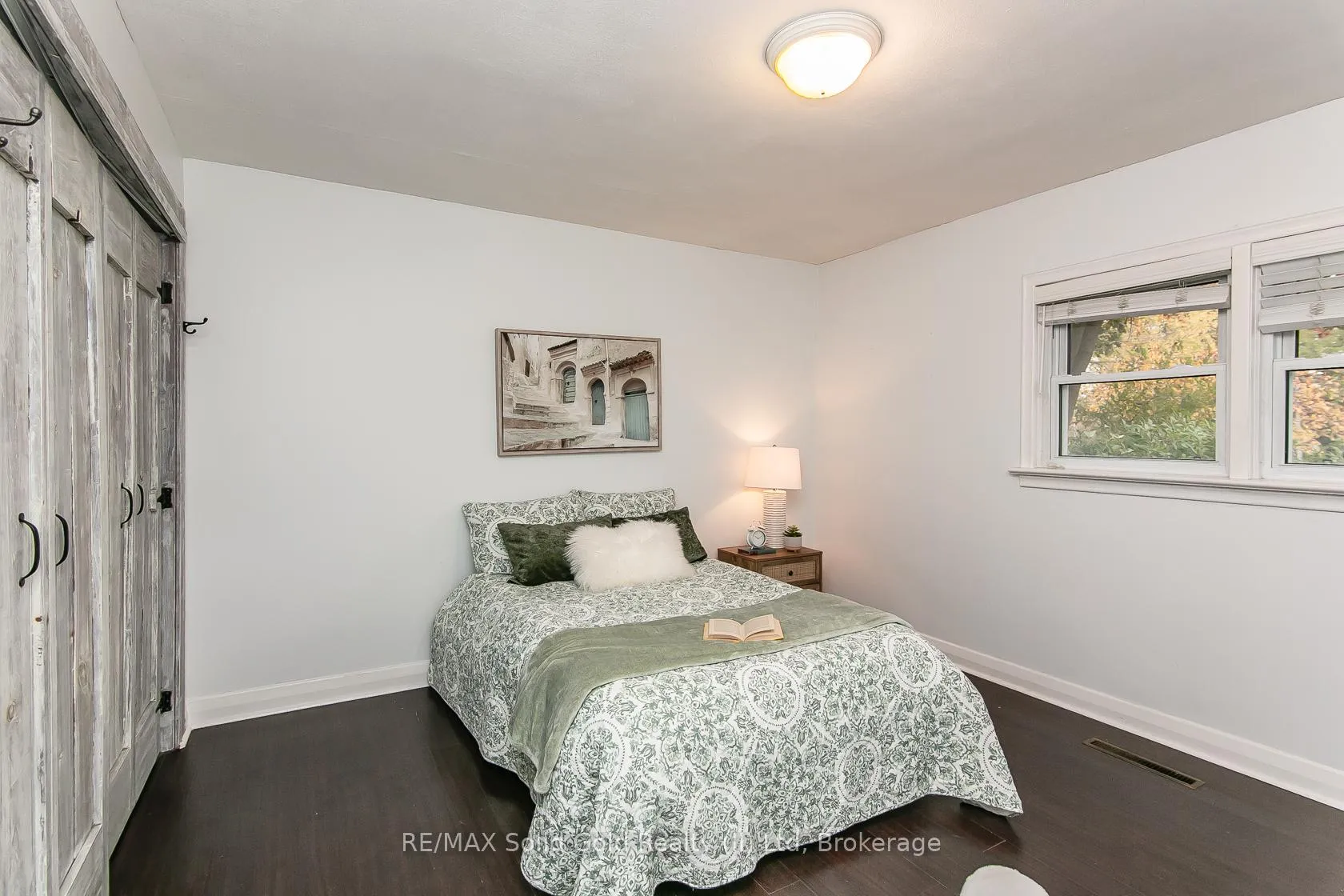 Photo 16 of 552 Courtland Avenue E, Kitchener — HOMEH