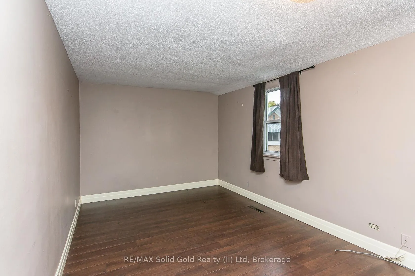 Photo 25 of 552 Courtland Avenue E, Kitchener — HOMEH