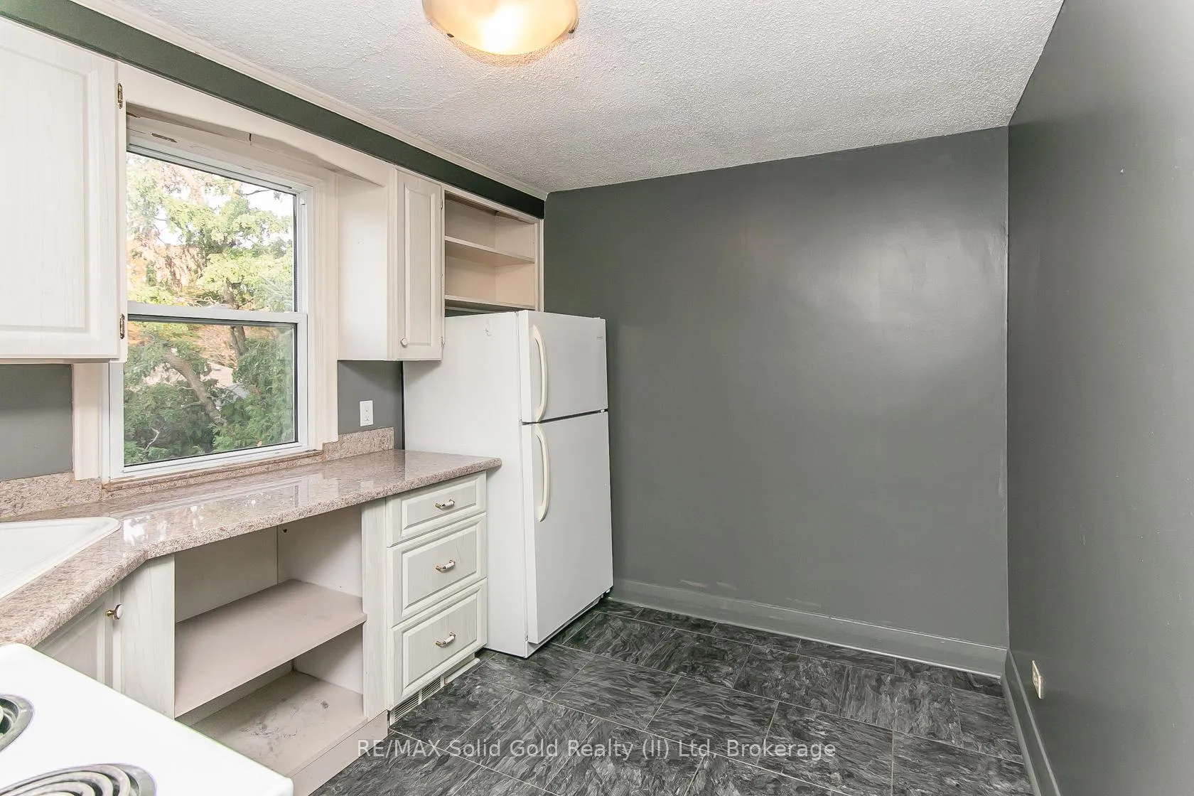 Photo 27 of 552 Courtland Avenue E, Kitchener — HOMEH