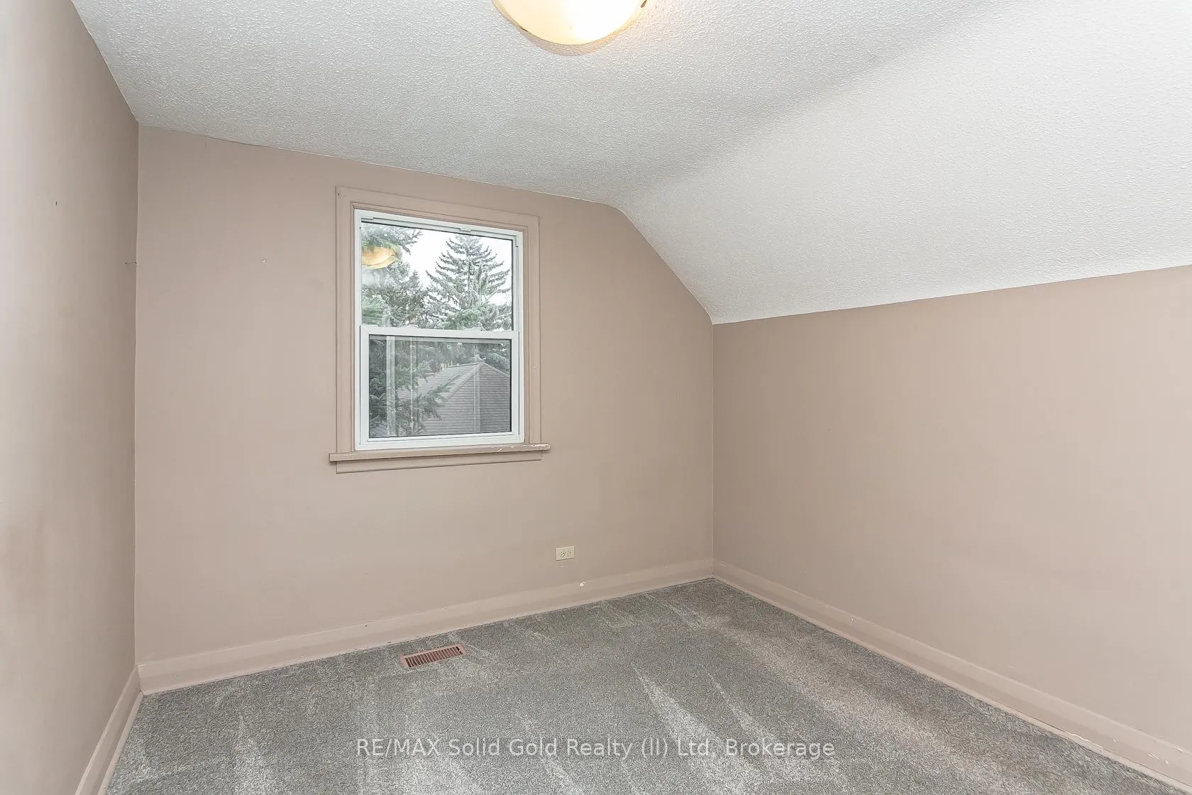 Photo 29 of 552 Courtland Avenue E, Kitchener — HOMEH