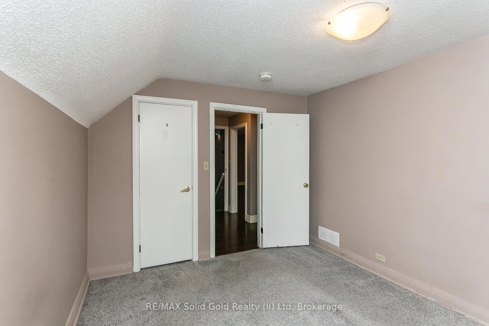Photo 30 of 552 Courtland Avenue E, Kitchener — HOMEH