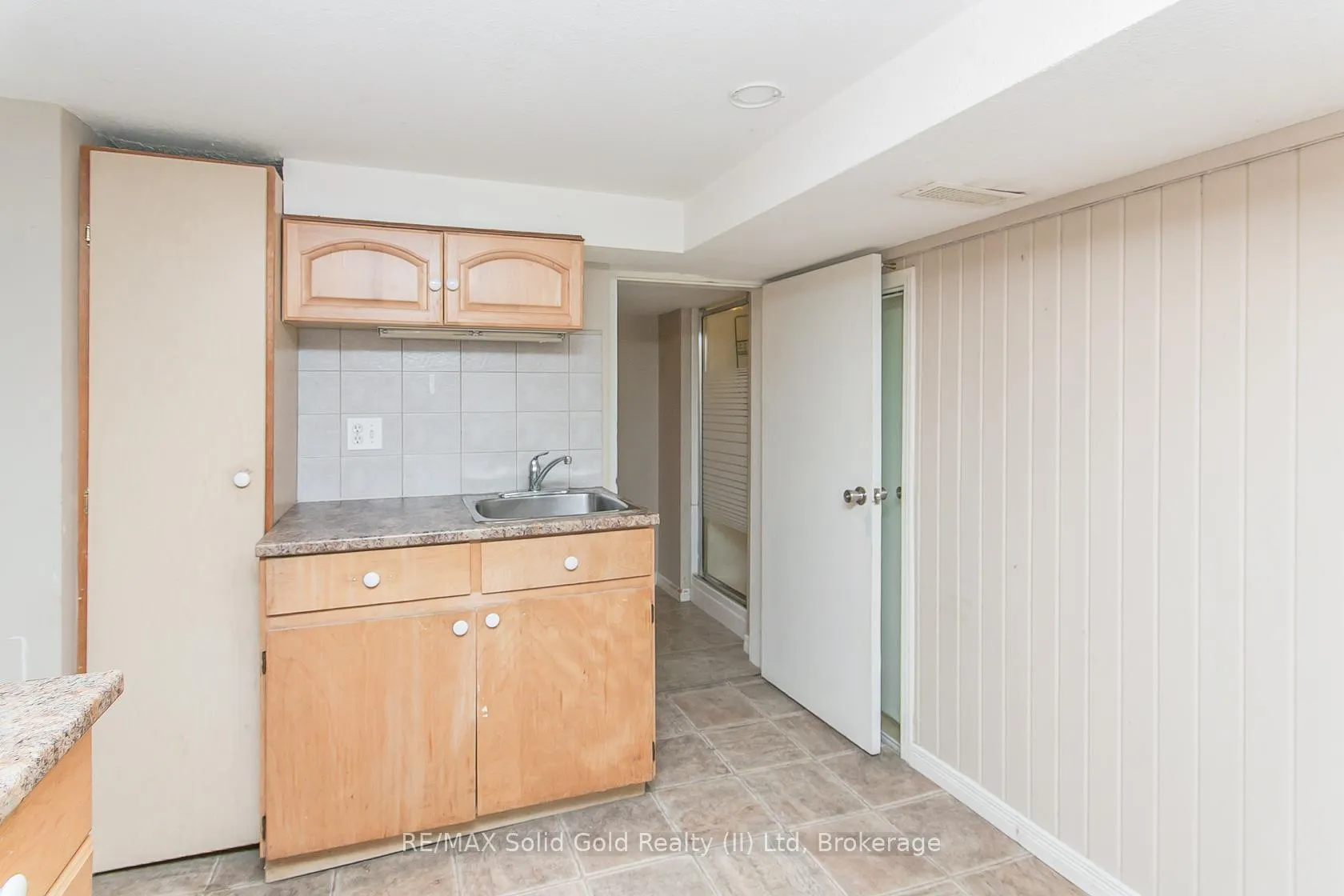 Photo 35 of 552 Courtland Avenue E, Kitchener — HOMEH