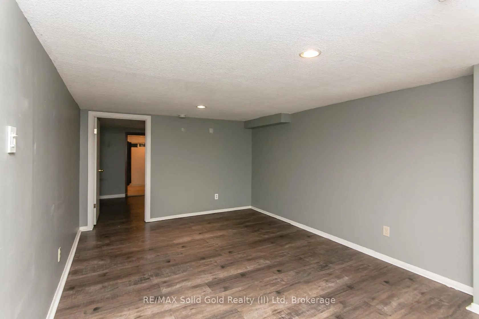 Photo 37 of 552 Courtland Avenue E, Kitchener — HOMEH