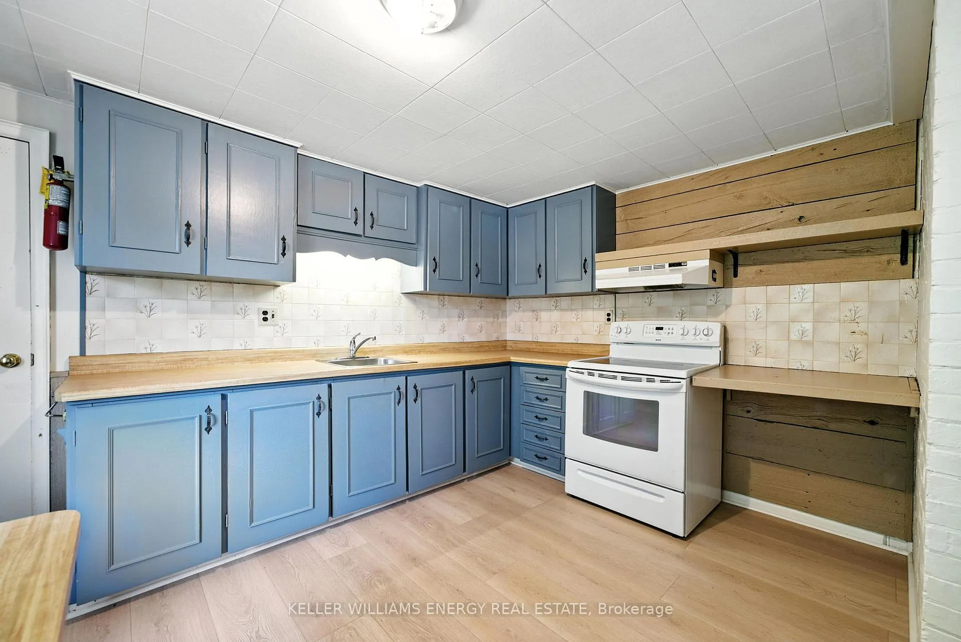 Photo 4 of 10348 Ravenshoe Road, Uxbridge, Rural Uxbridge — HOMEH