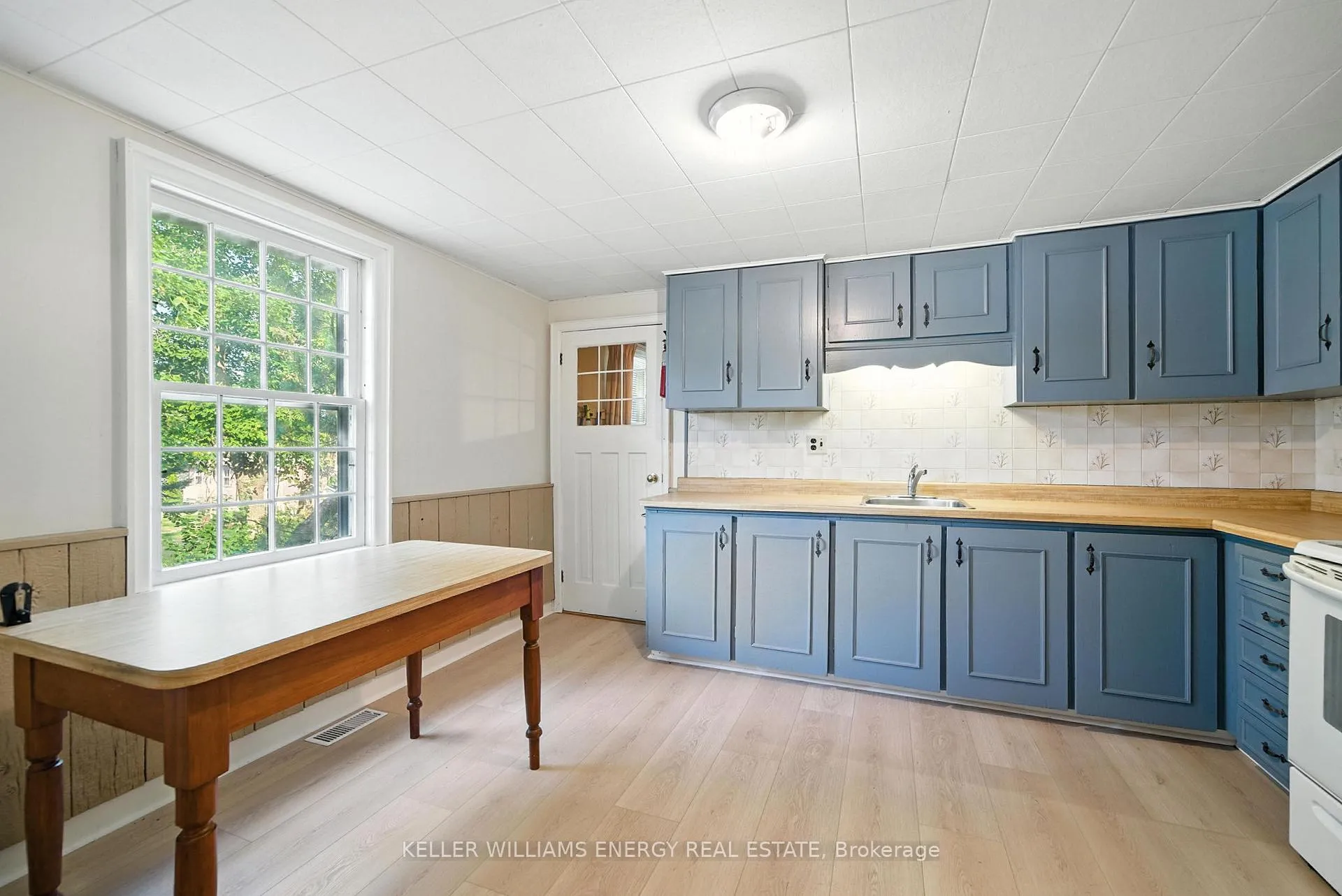 Photo 5 of 10348 Ravenshoe Road, Uxbridge, Rural Uxbridge — HOMEH